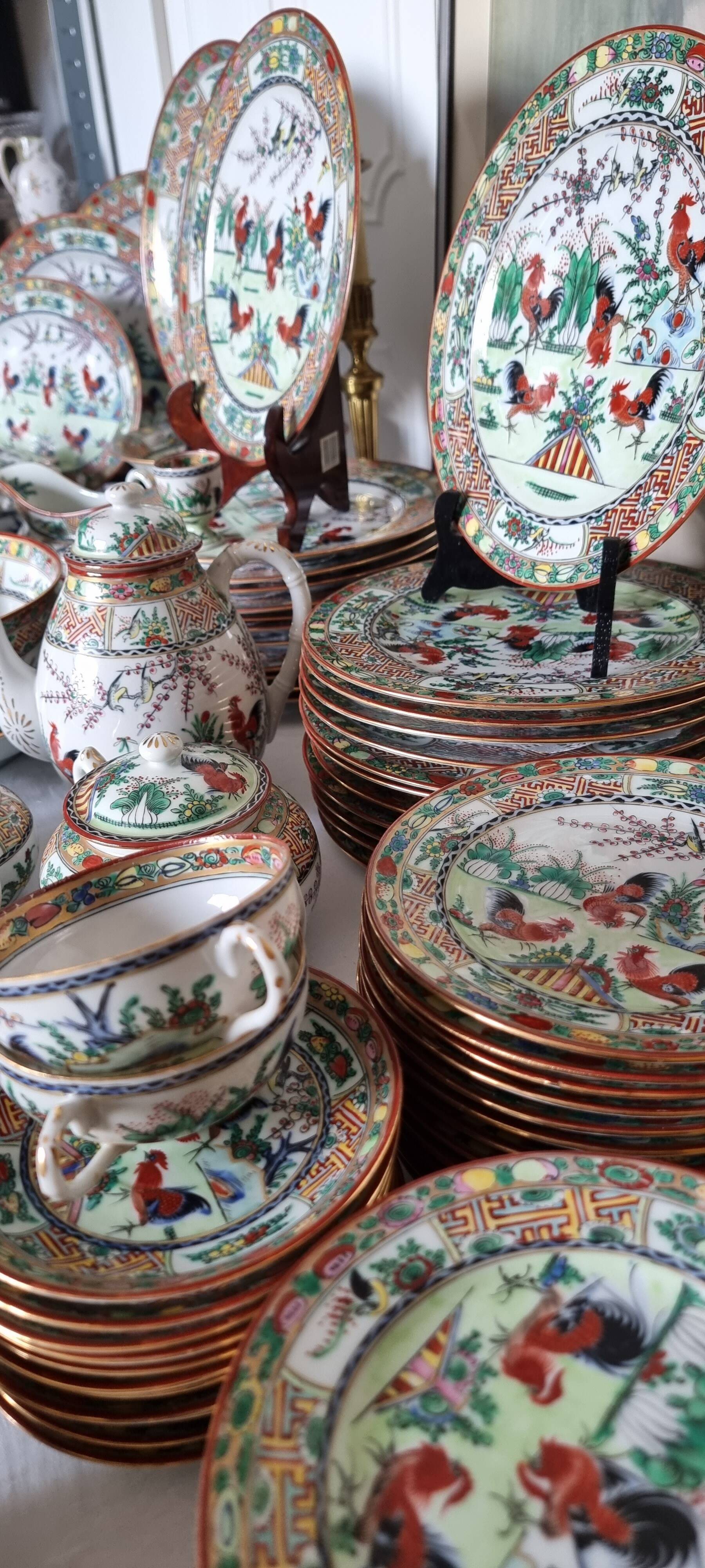 Exclusive vintage treasure: 26-piece Macau porcelain coffee service