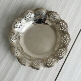 Small openwork bowl in engraved metal