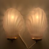 Pair of sconces decorated with vintage shells