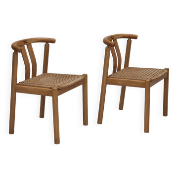 Années 1970, design danois par Hans J. Frydendahl, paire de chaises modèle "Cléopâtre".