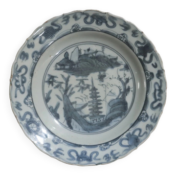 Chinese Swatow dish with pagoda landscape – late Ming, ca. 1600