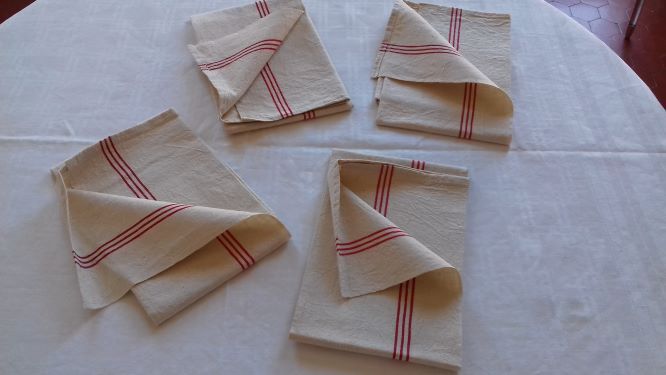 4 tea towels, rustic canvas, bistres.