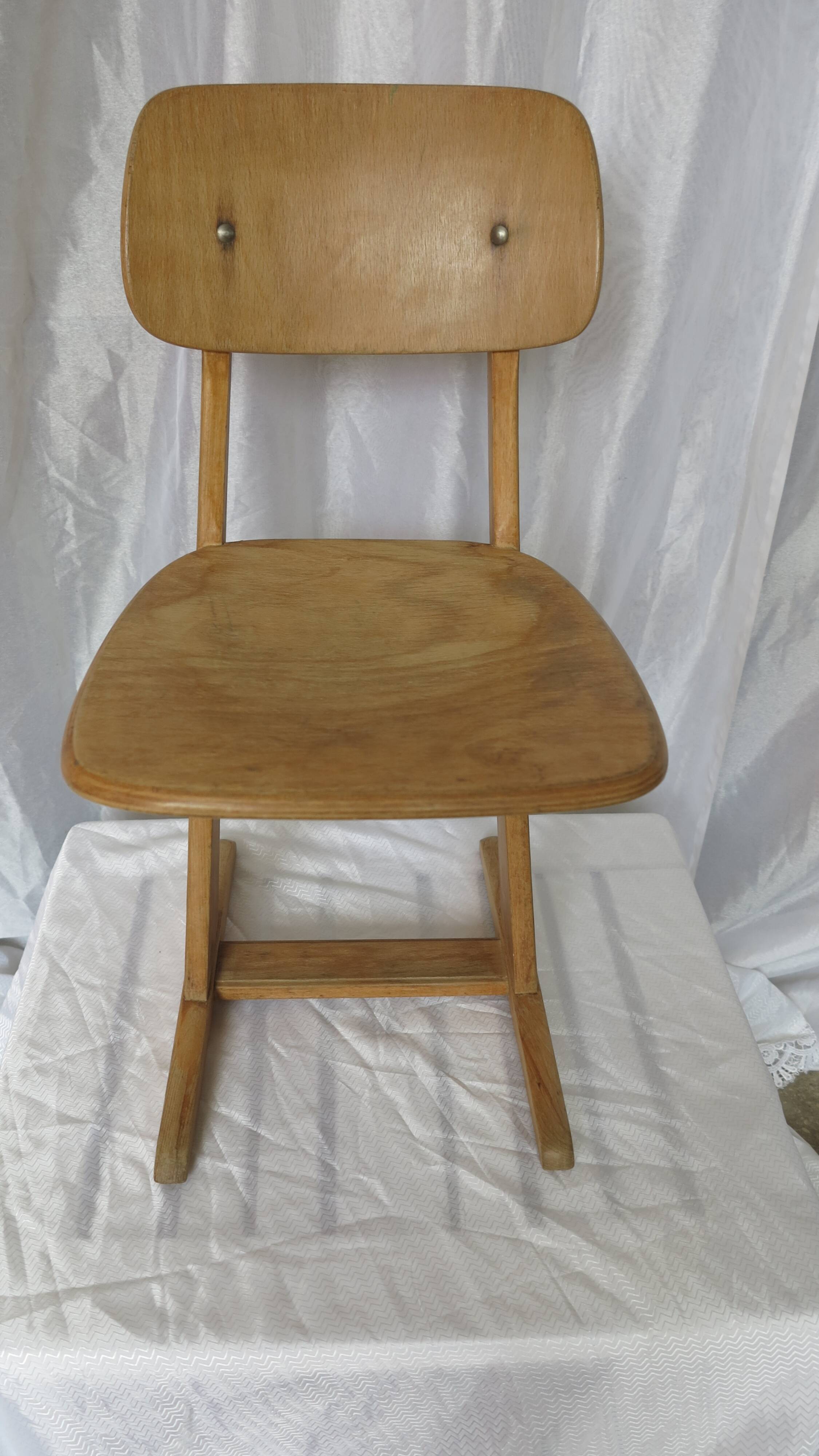 chaise enfant design bois clair