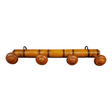 Wooden wall-mounted coat rack with 4 hooks
