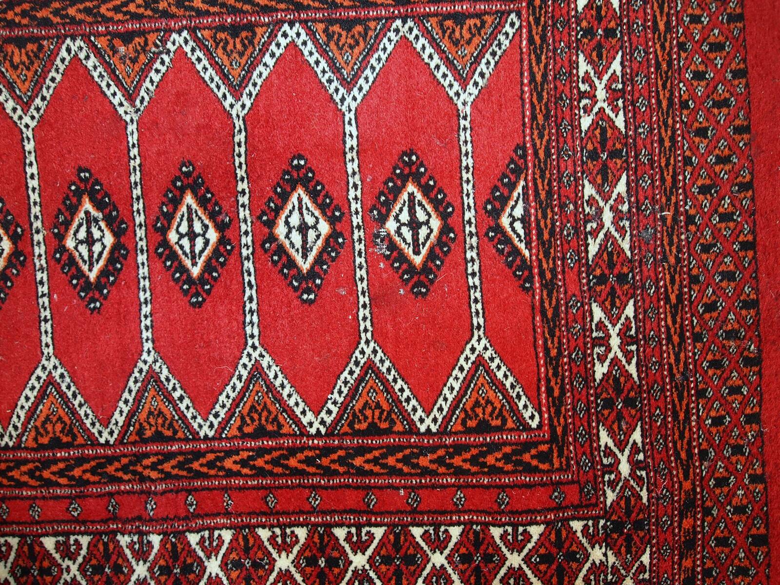 Tapis Vintage Lahore Pakistanais, Années 1960, Élégance Authentique