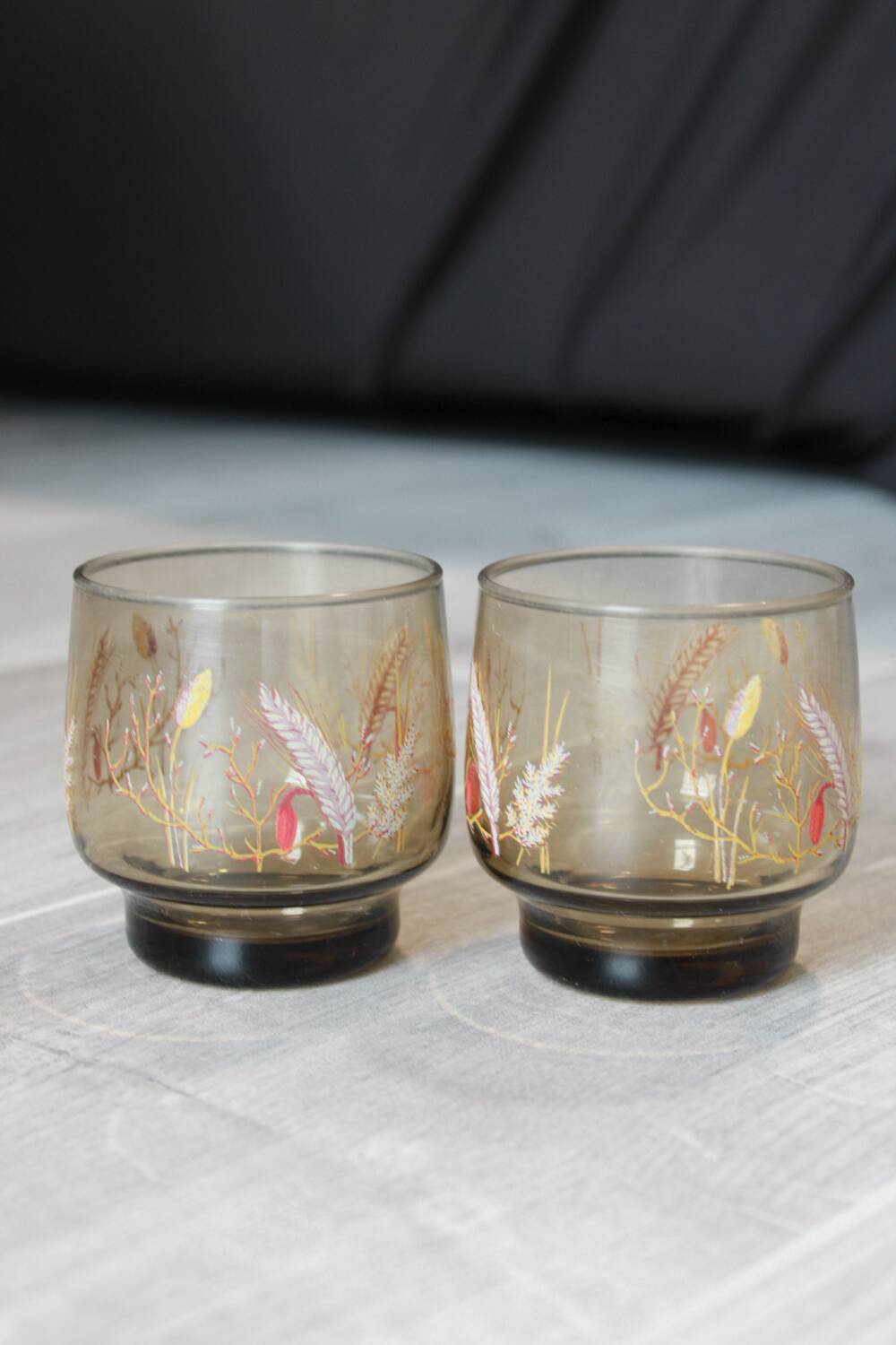 Set of 2 vintage smoked glasses - Luminarc Tivoli wheat ear pattern - year