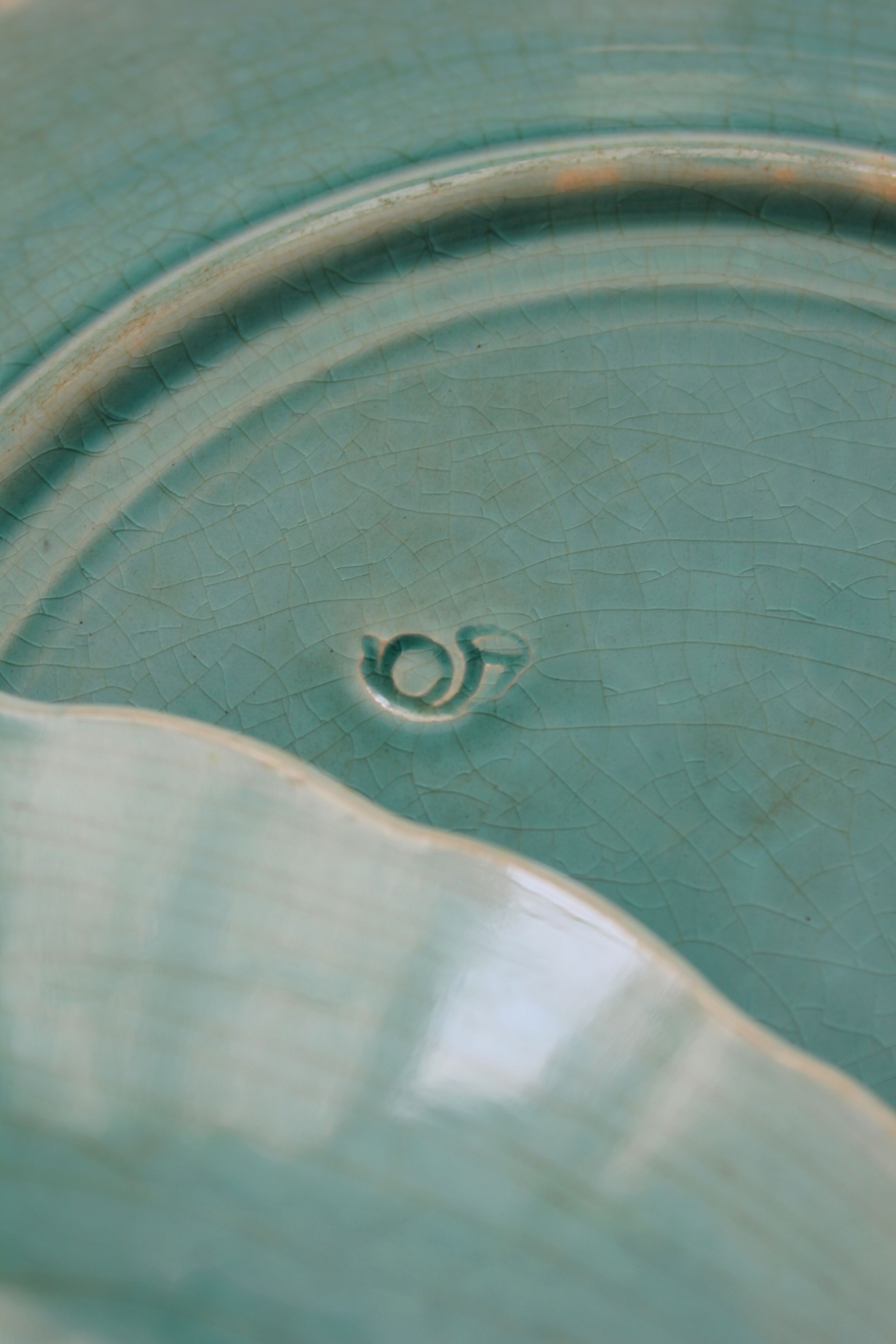 2 old plates in slurry birds Onnaing early twentieth