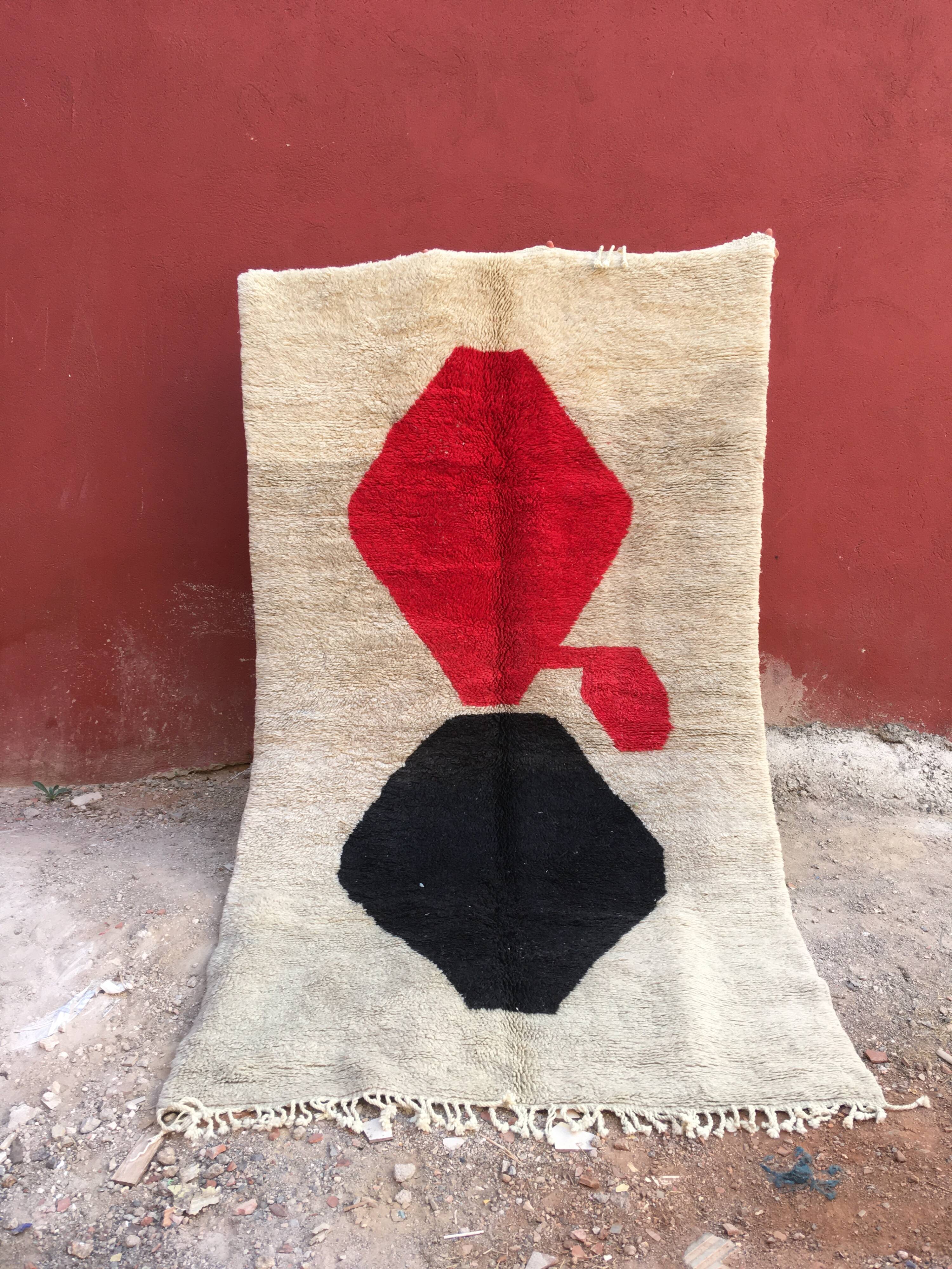 Exceptional Mrirt rug 270 x 255 cm