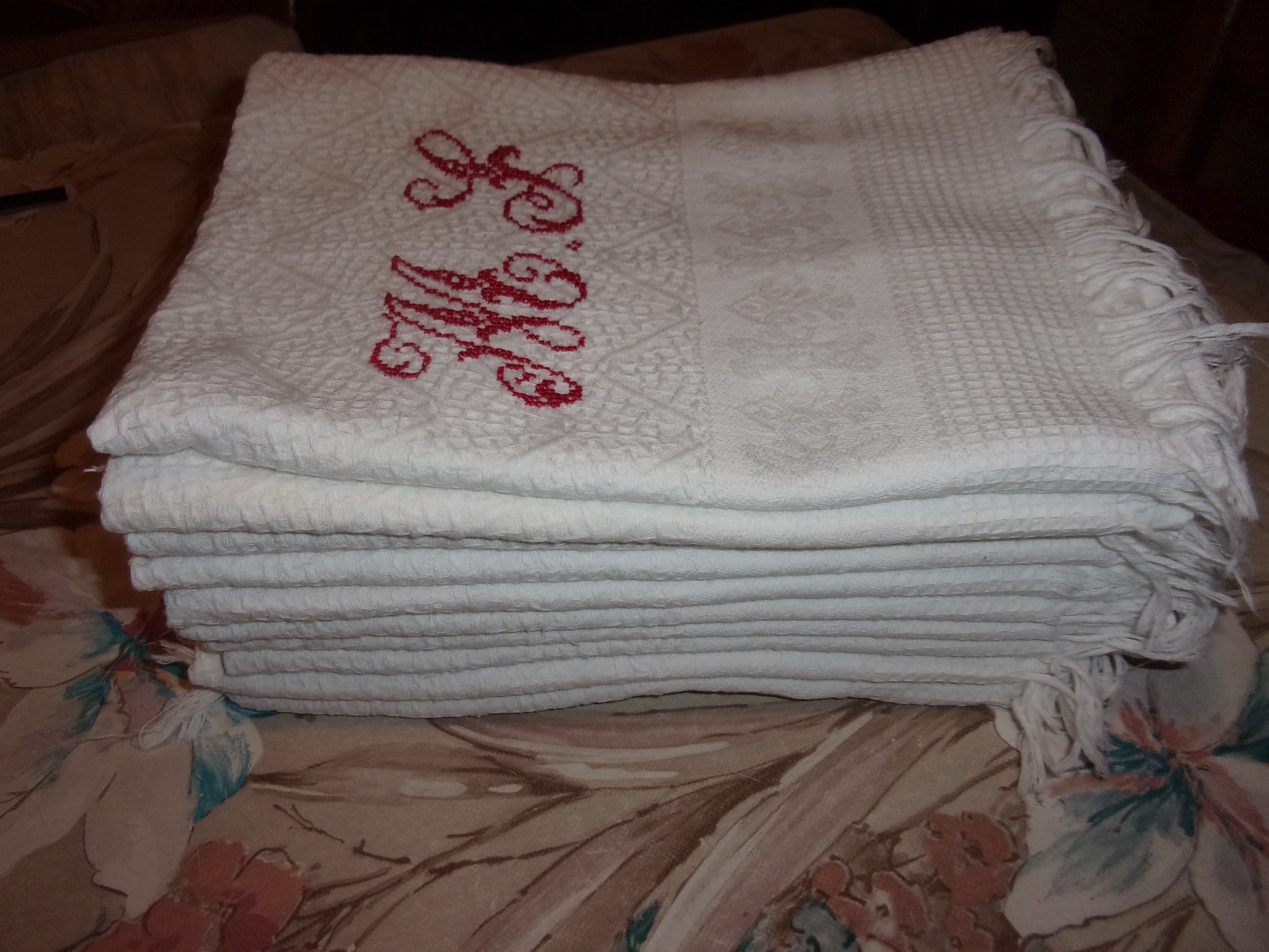 Toilet towels