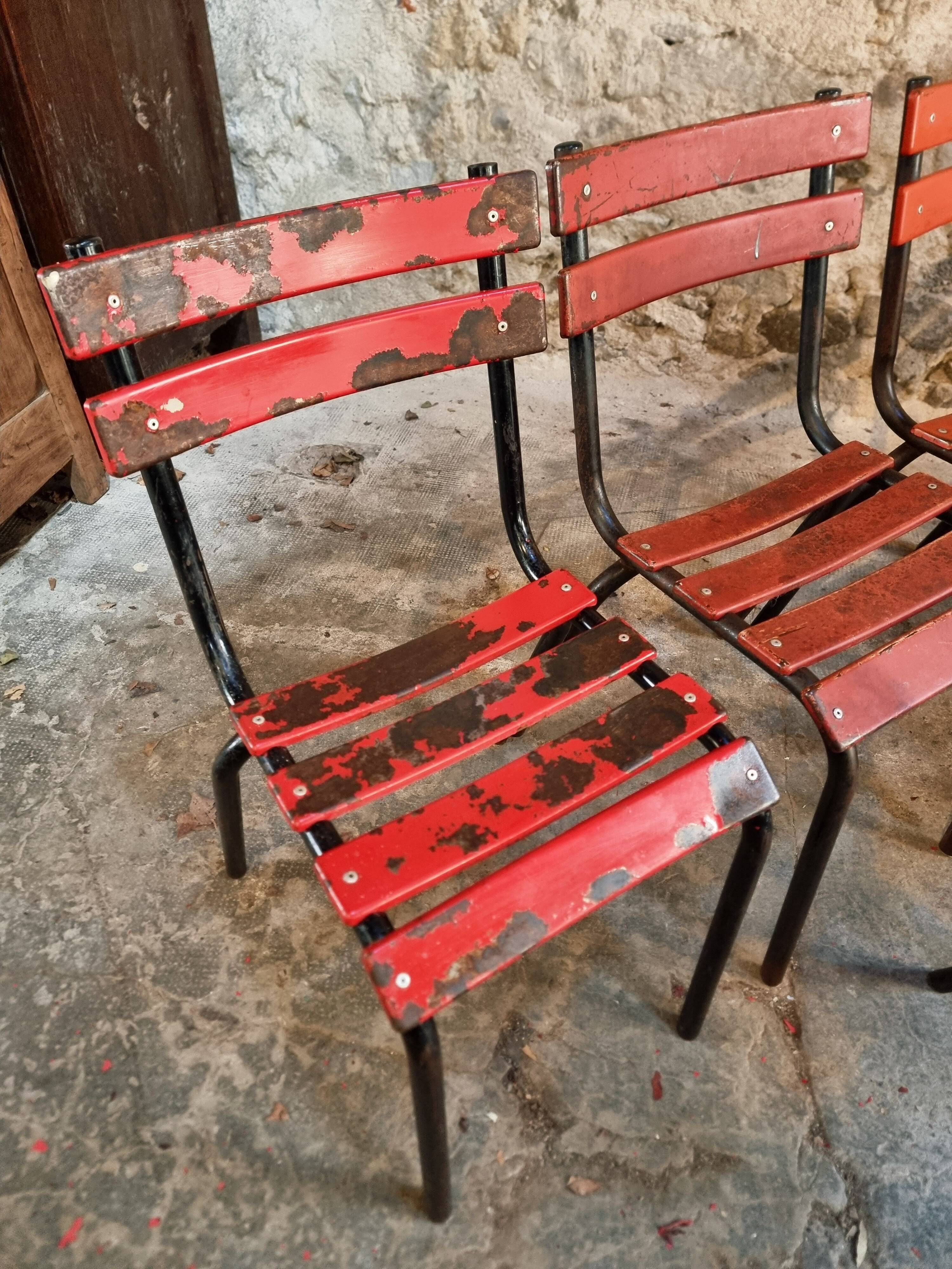 Set of 8 vintage French bistro chairs – industrial metal Tolix style
