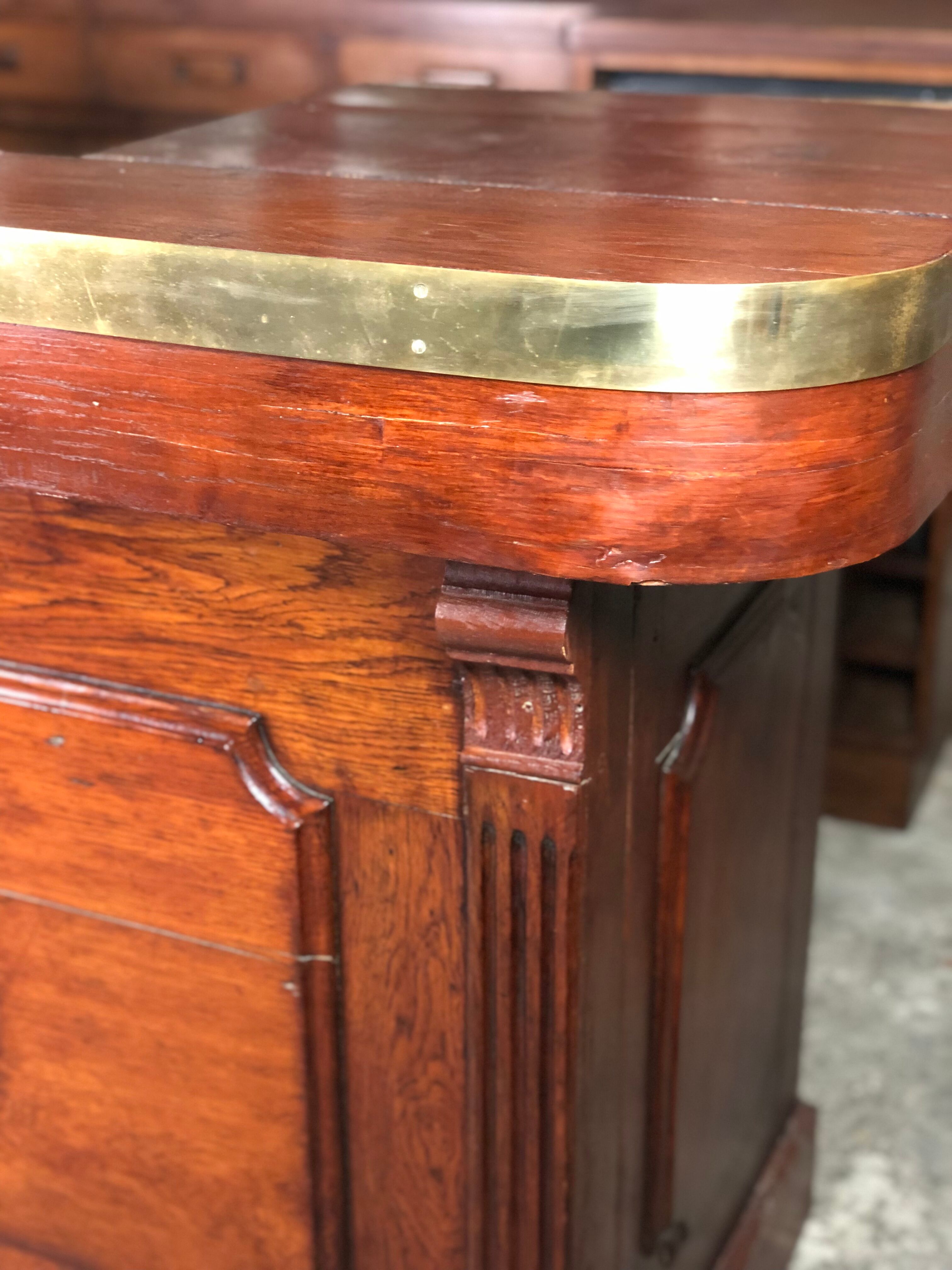 Oak counter bar and its back bistro glass bar 1900s/1930s