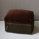 Fauteuil crapaud  & ottoman vintage velours brun profond