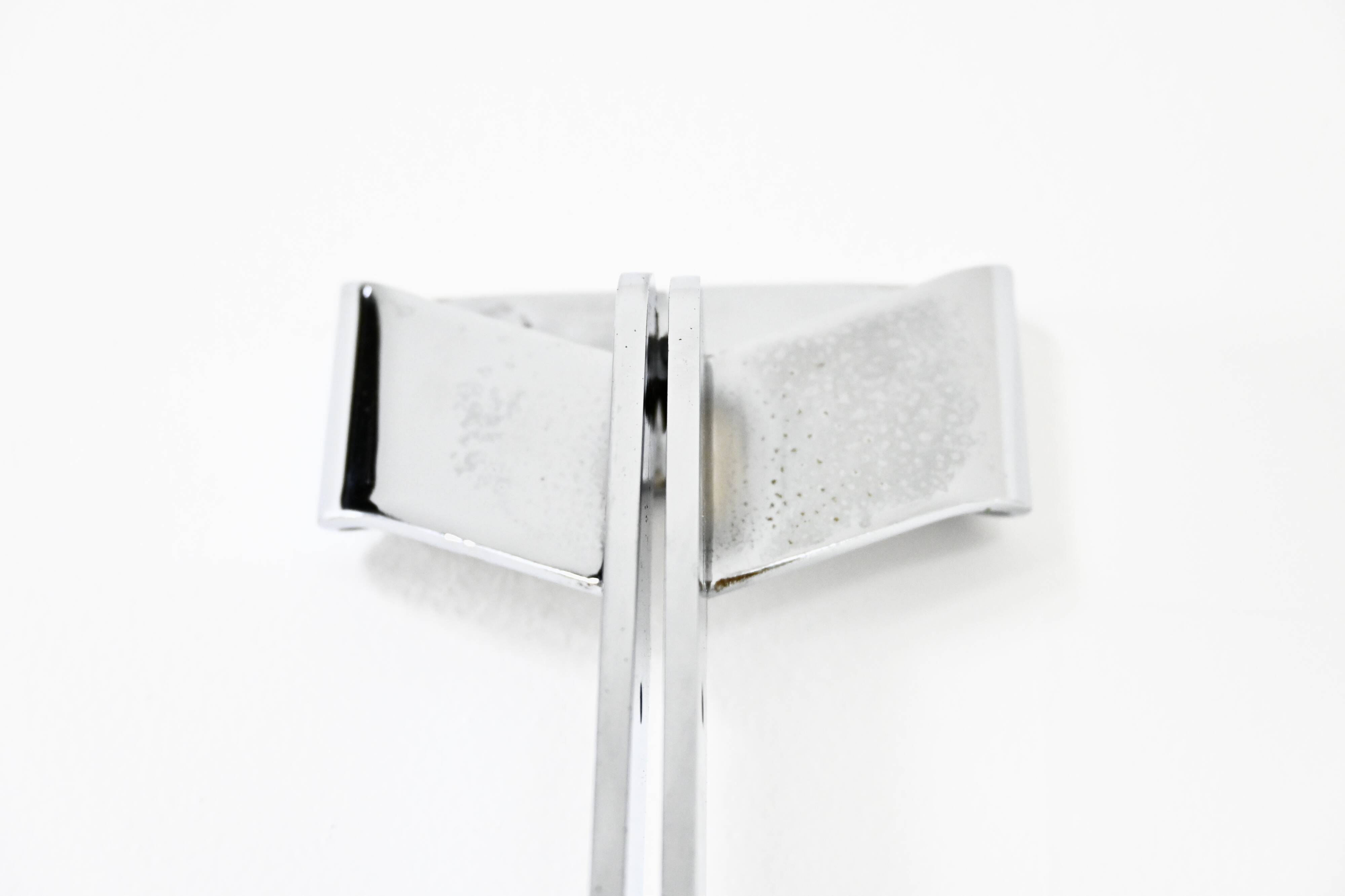 Pair of P700 wall units by Vittorio Introini for Saporiti, 1960s