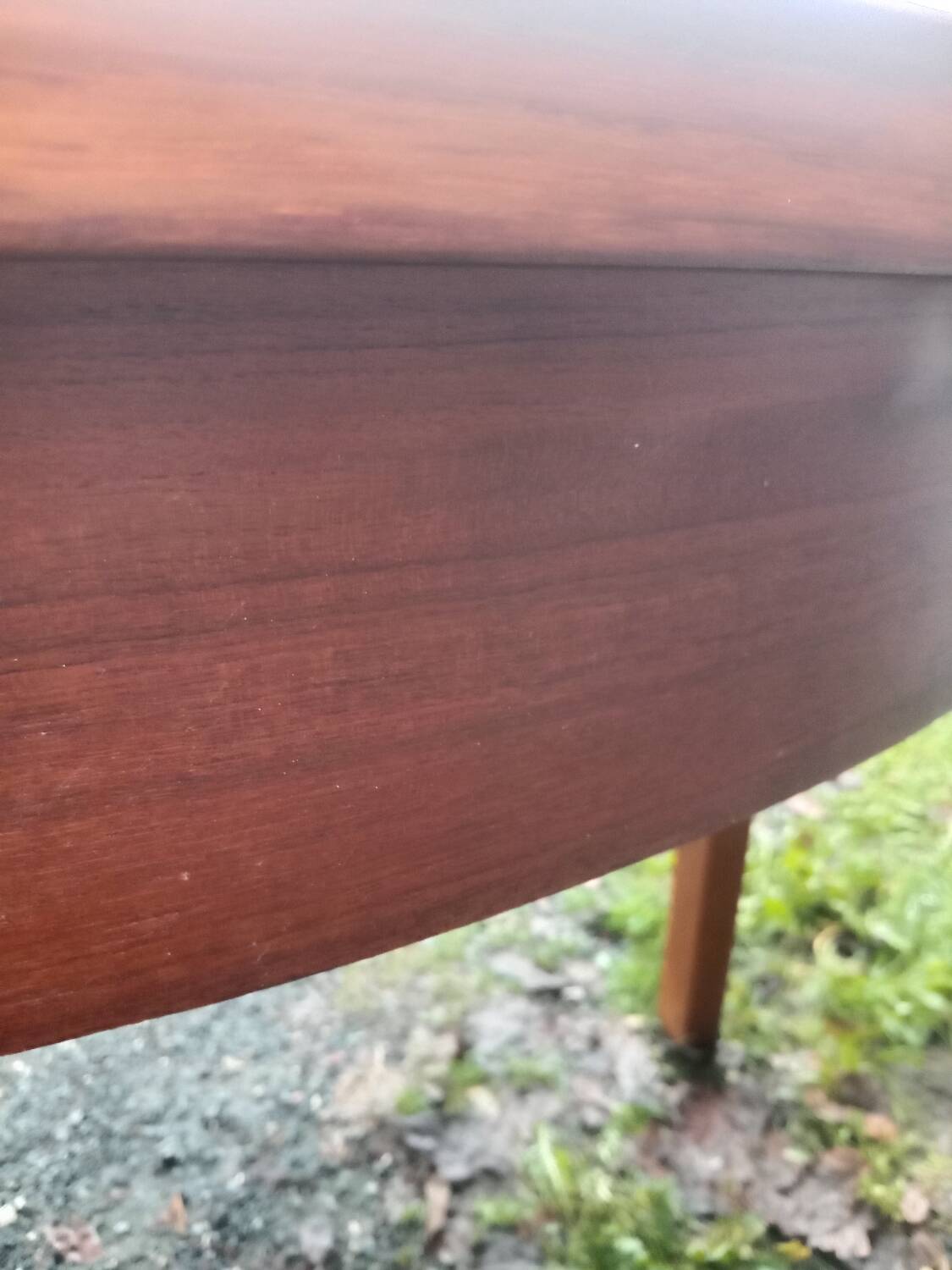 Extendable Scandinavian table
