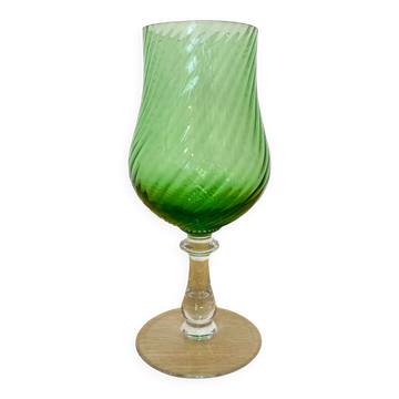 Vase en forme de verre