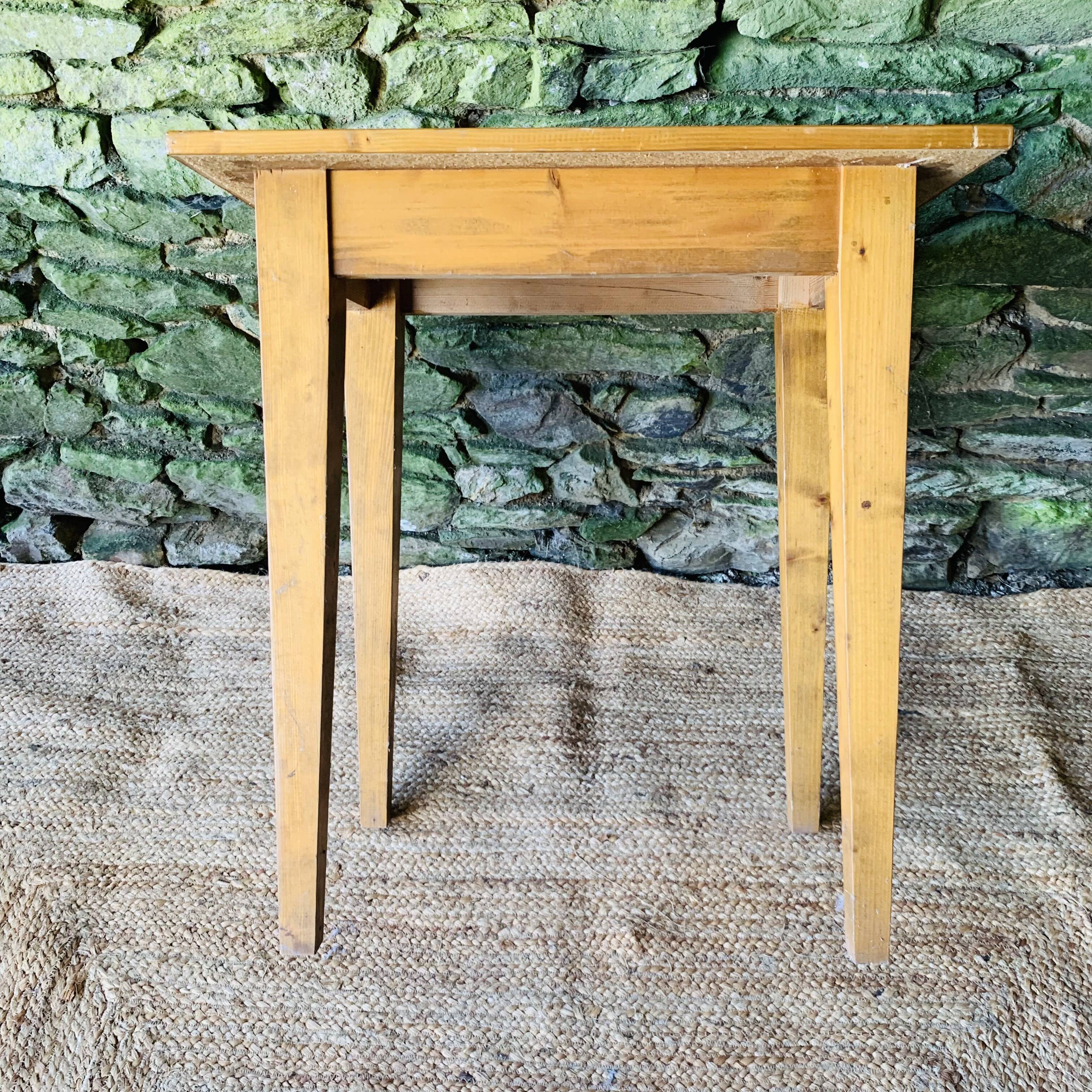 Petite table vintage