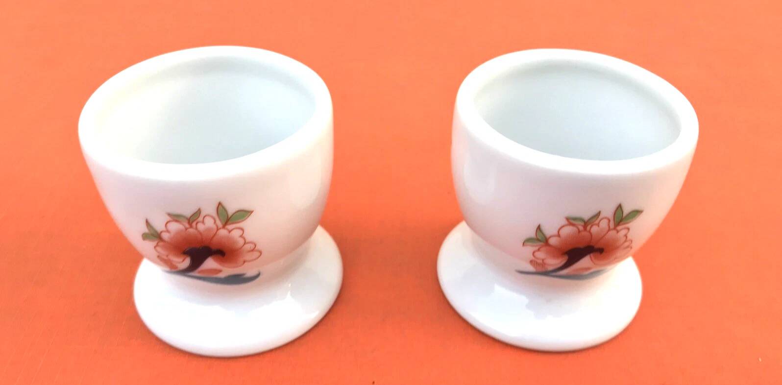 Ulysse Paris porcelain egg cup for Chanill with floral decoration.
