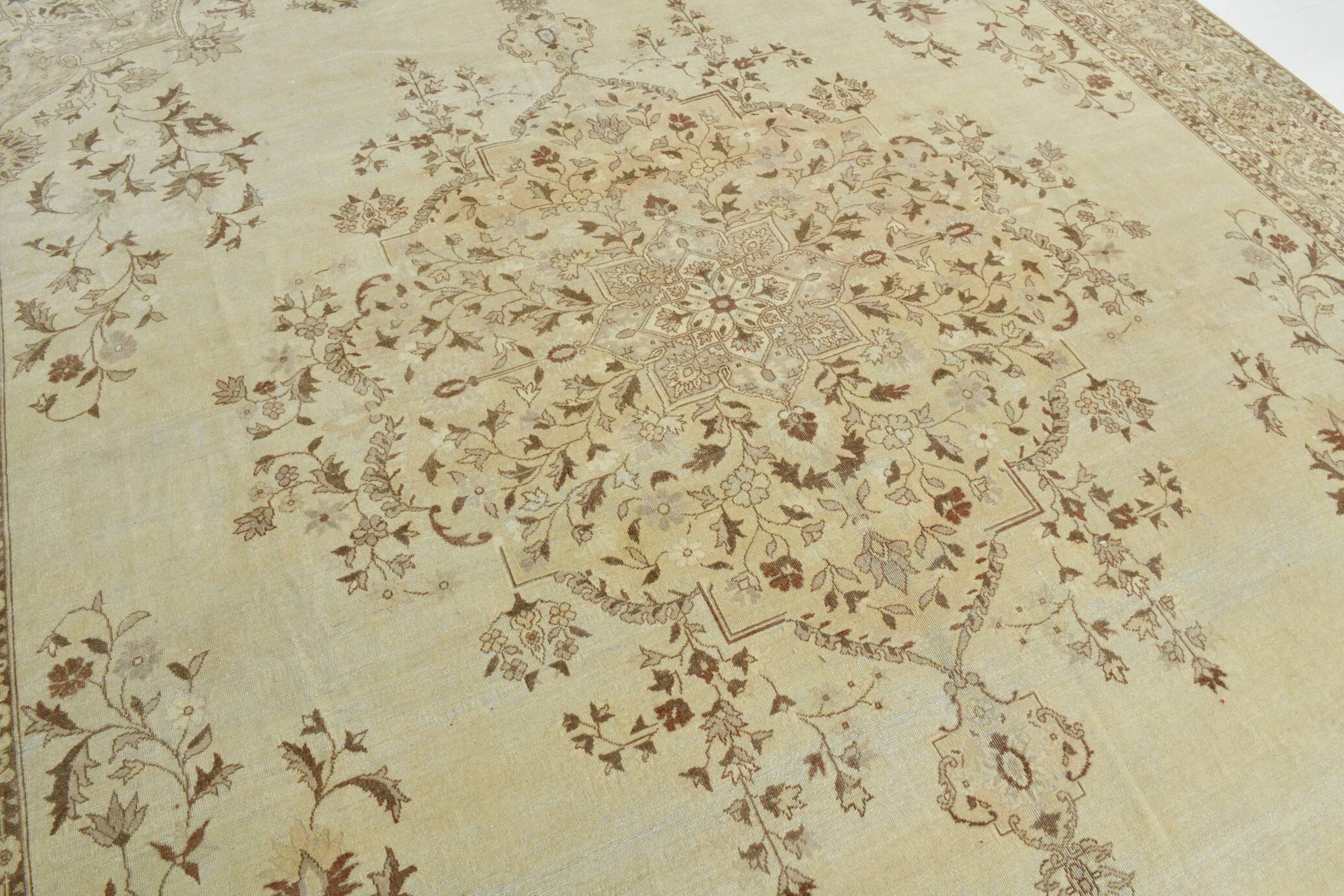 Tapis Vintage Beige Clair Motif Médaillon Floral Élégant, 354x458 Cm
