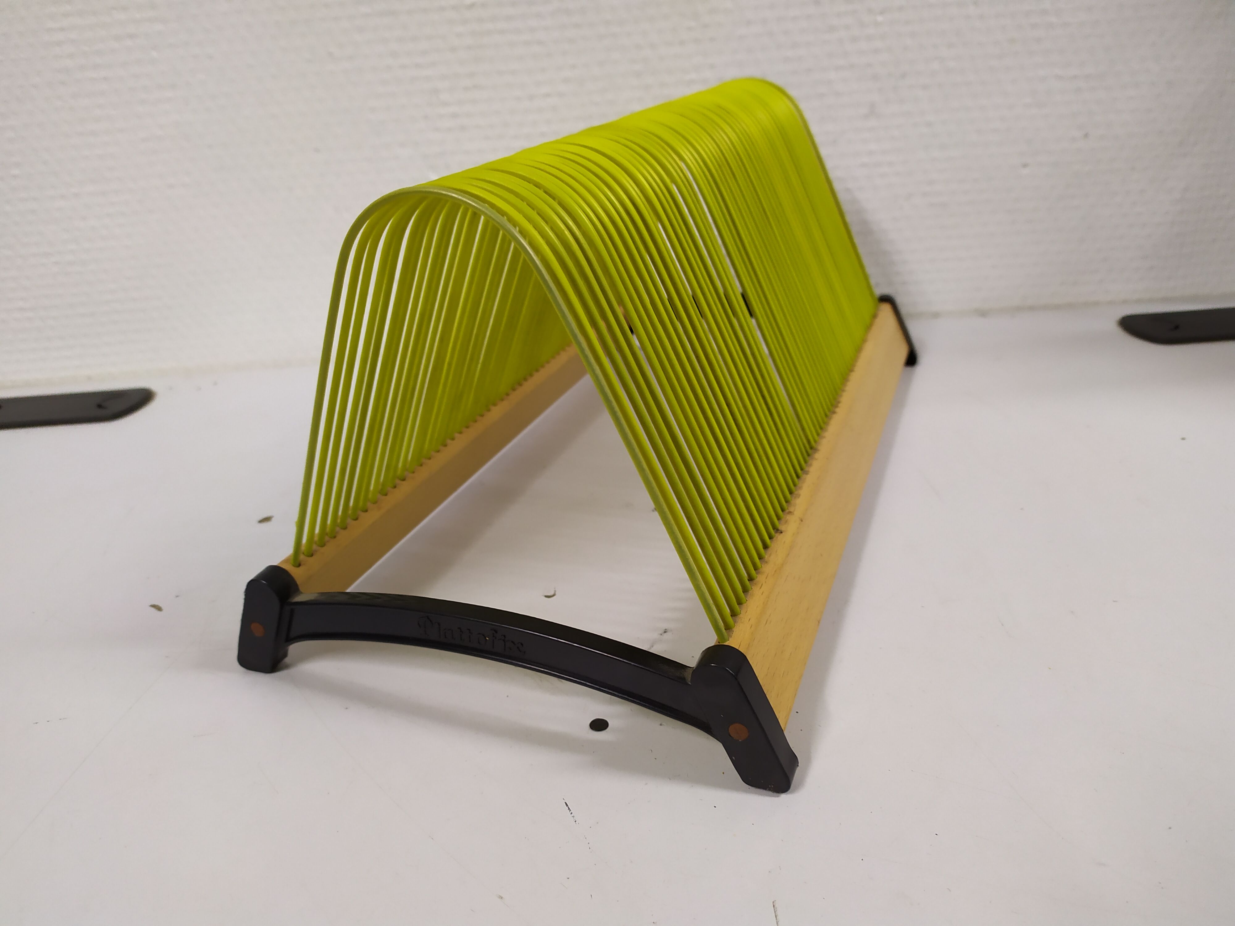 Old green wood vinyl holder, plattofix
