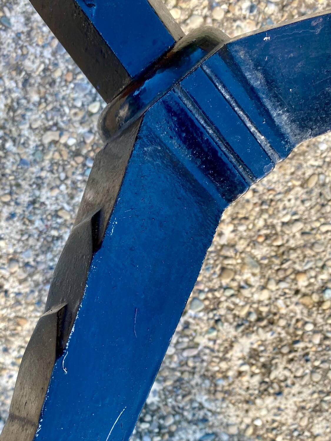 Bistro table in cast iron