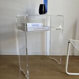 Console design en plexiglas