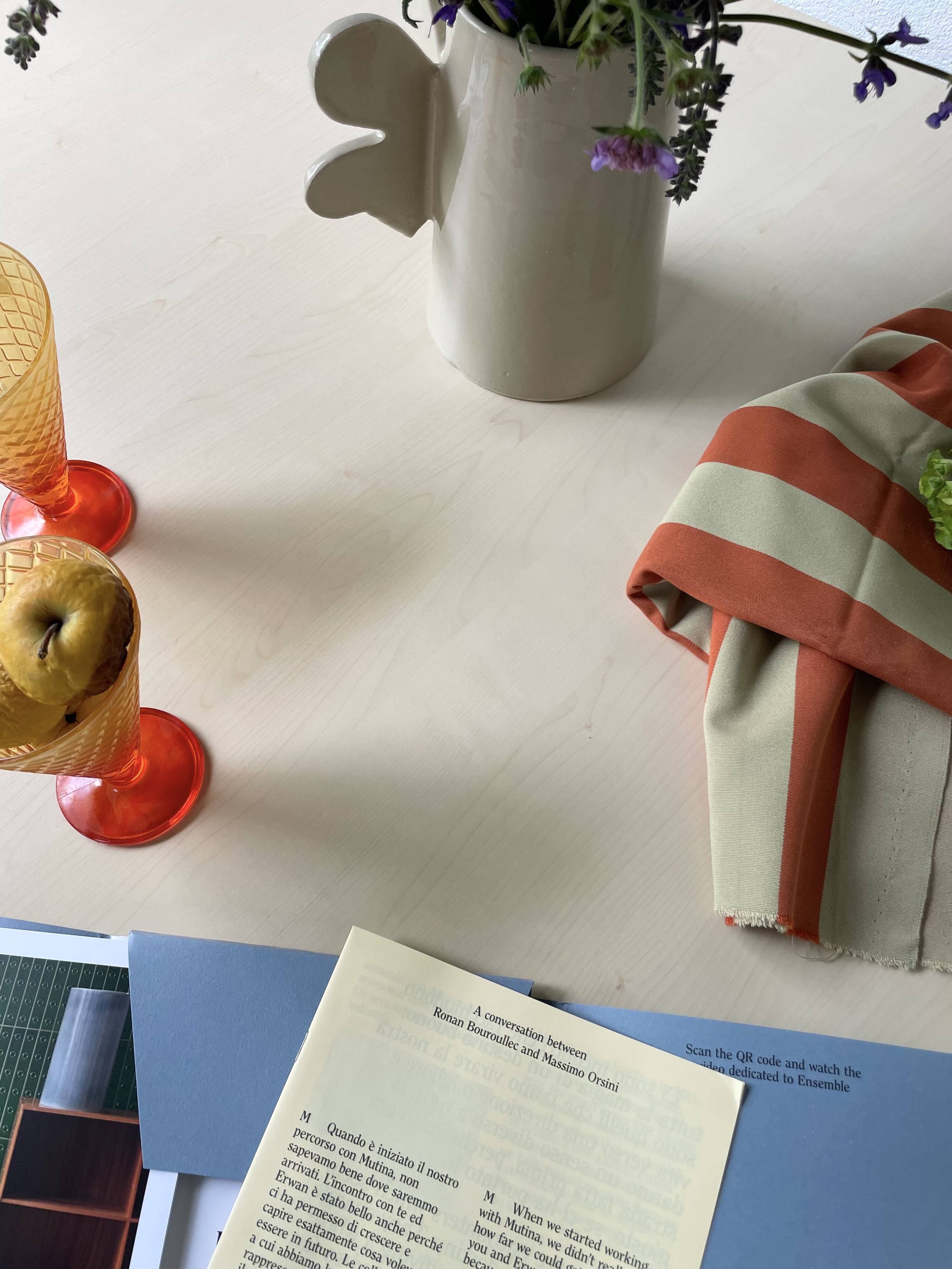 Tecno Nomos Round Table Brushed Metal