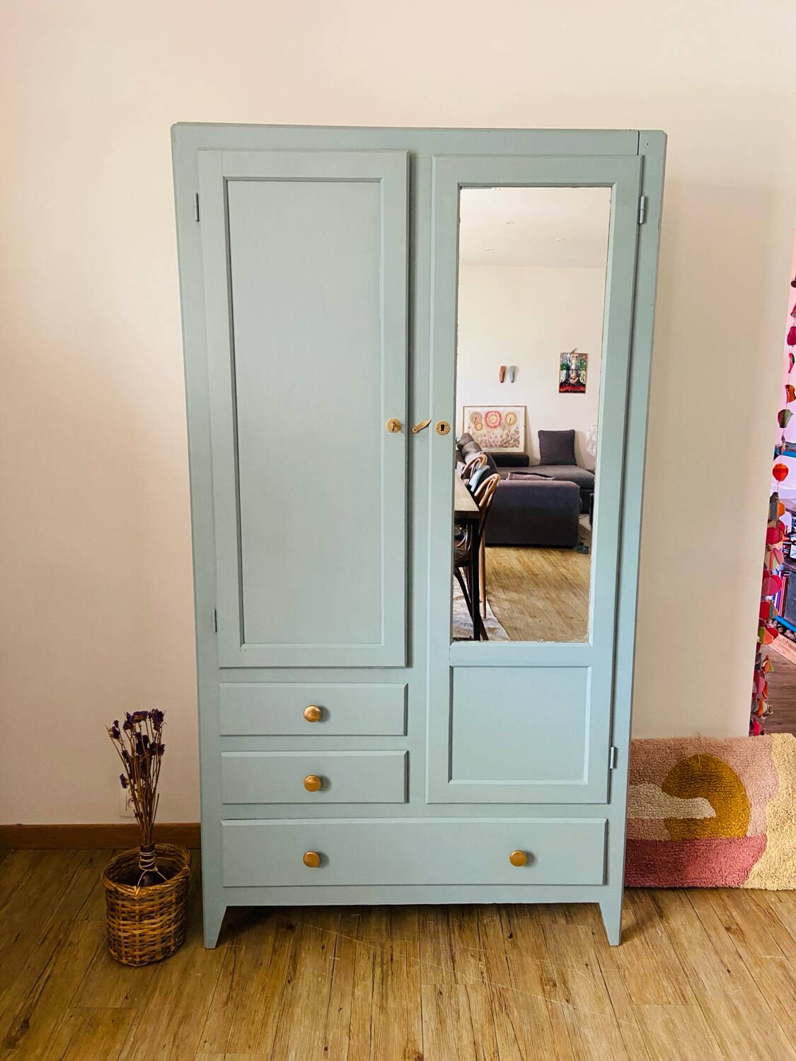 Armoire parisienne