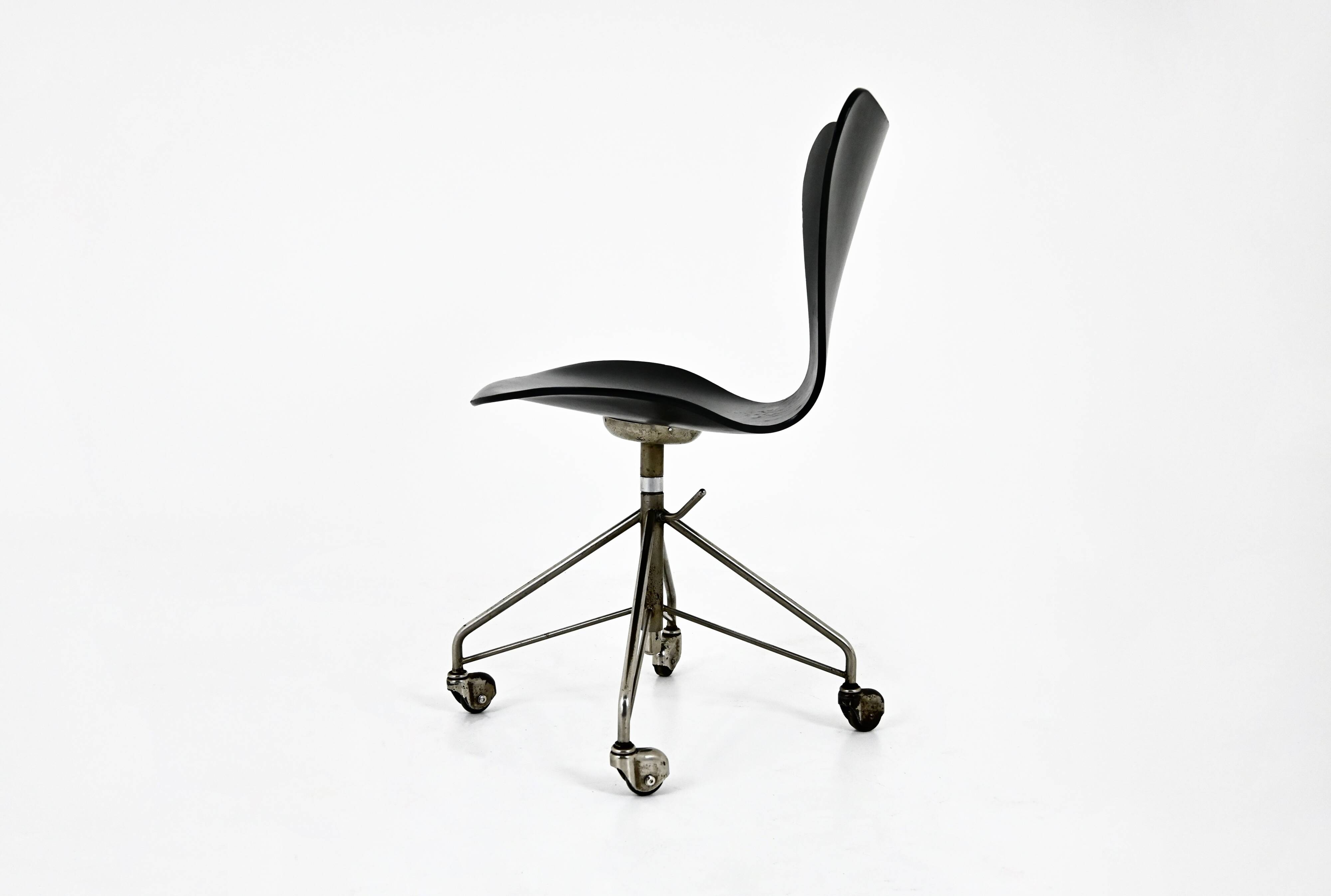 Model 3217 office chair by Arne Jacobsen for Fritz Hansen, 1960