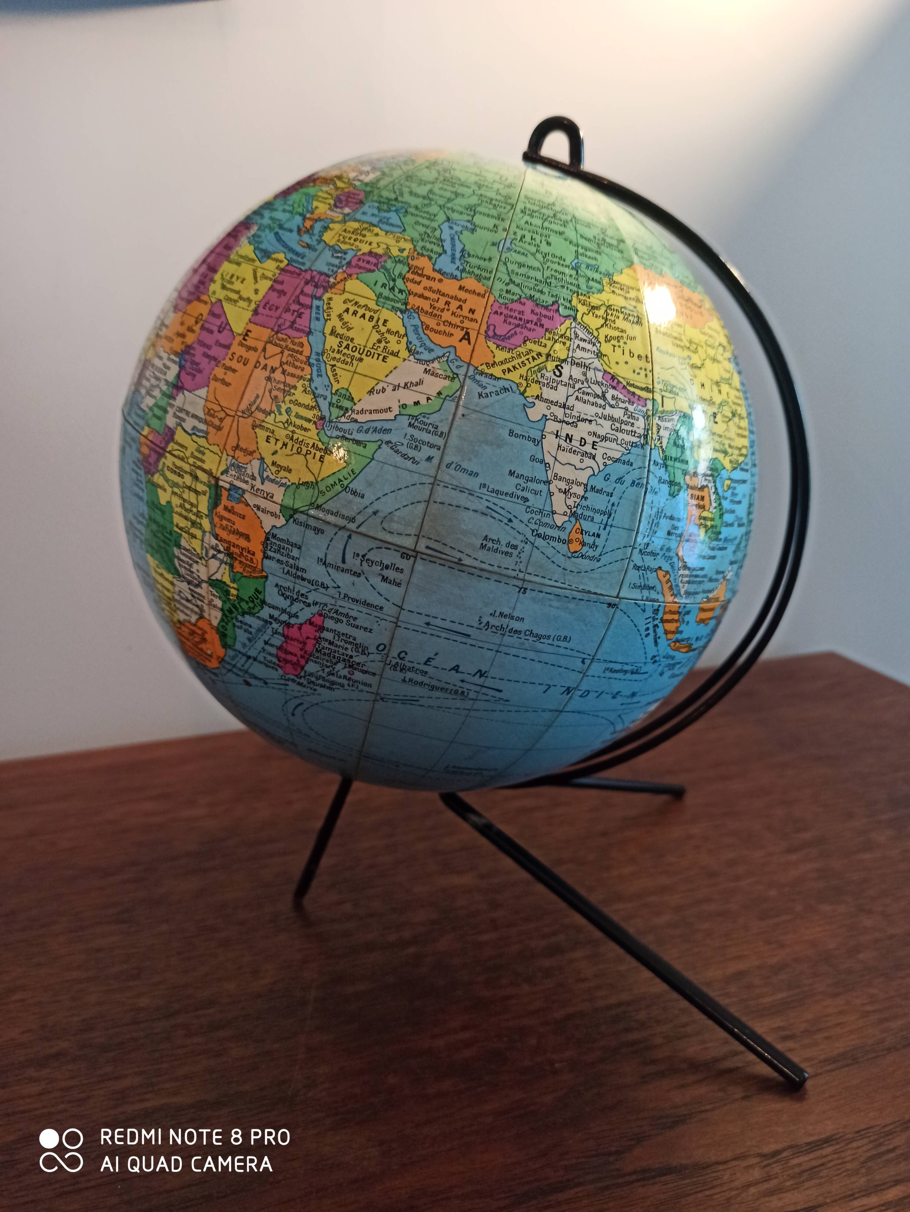 Globe terrestre vintage Girard Barrère
