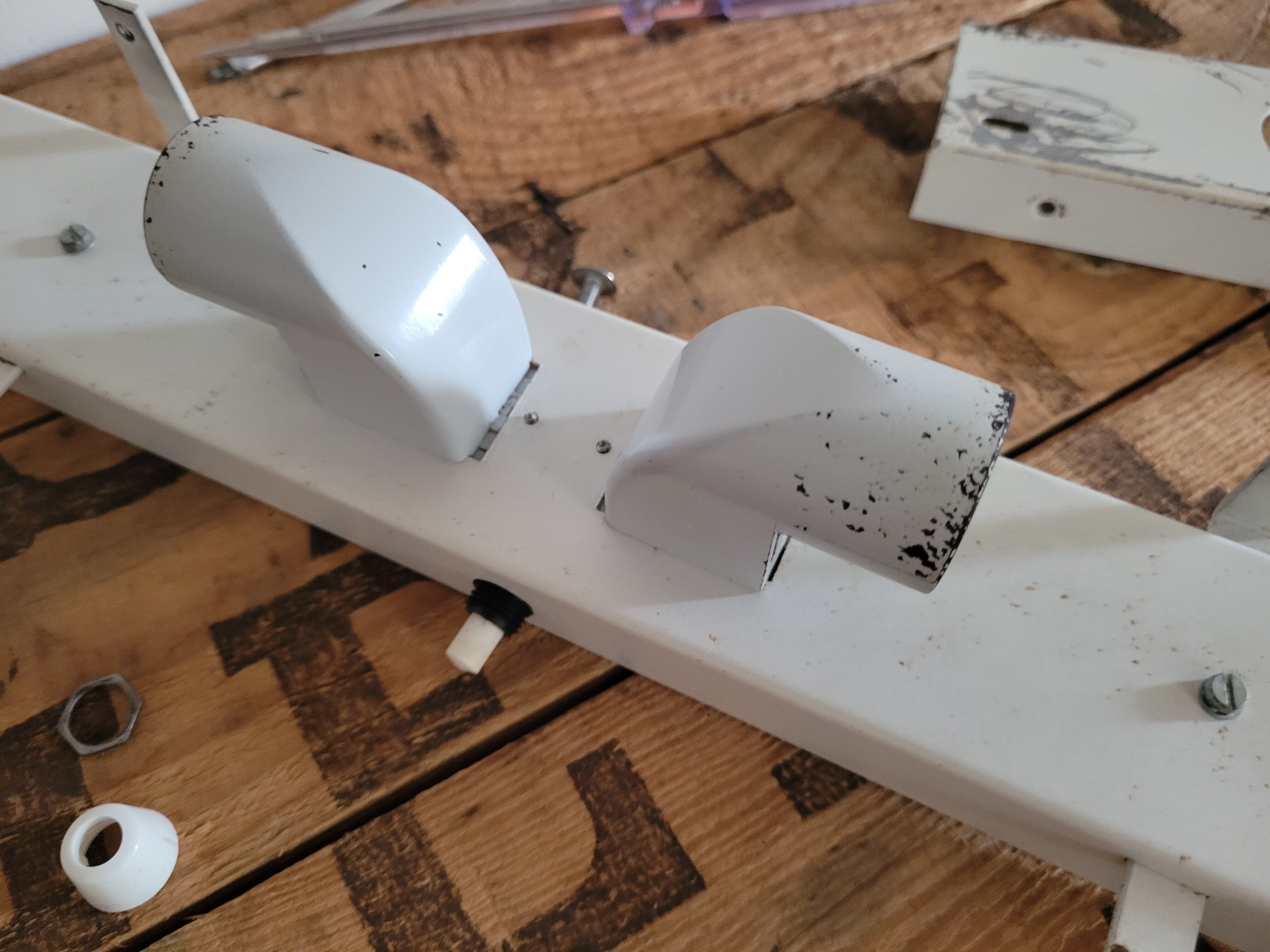 Bubble molded glass wall lamp