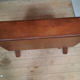 Drop-leaf table called get leg