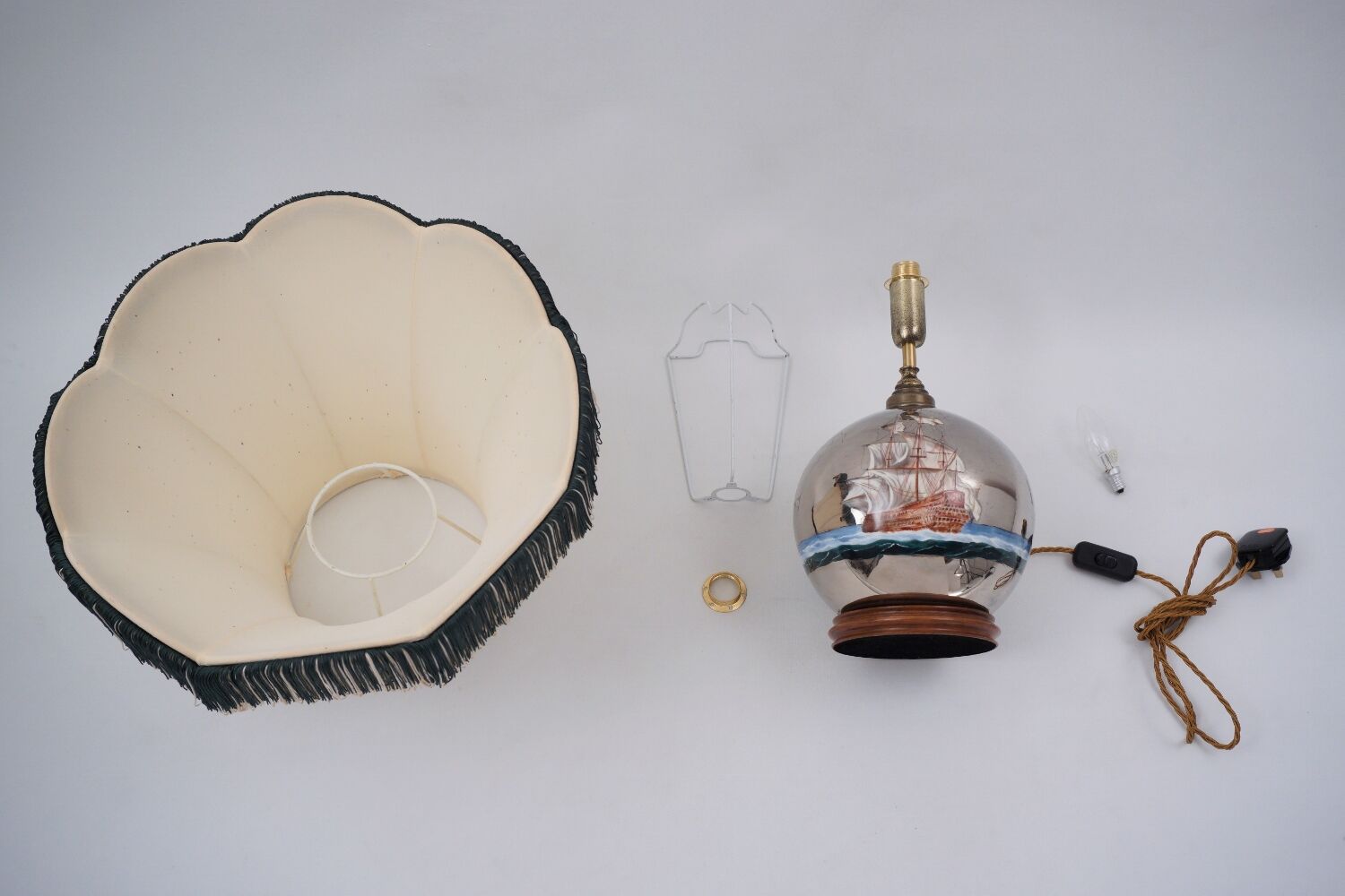 Lampe de table antique en verre mercure, galion et navire, soufflé à la main, années 1920, anglais, recâblé