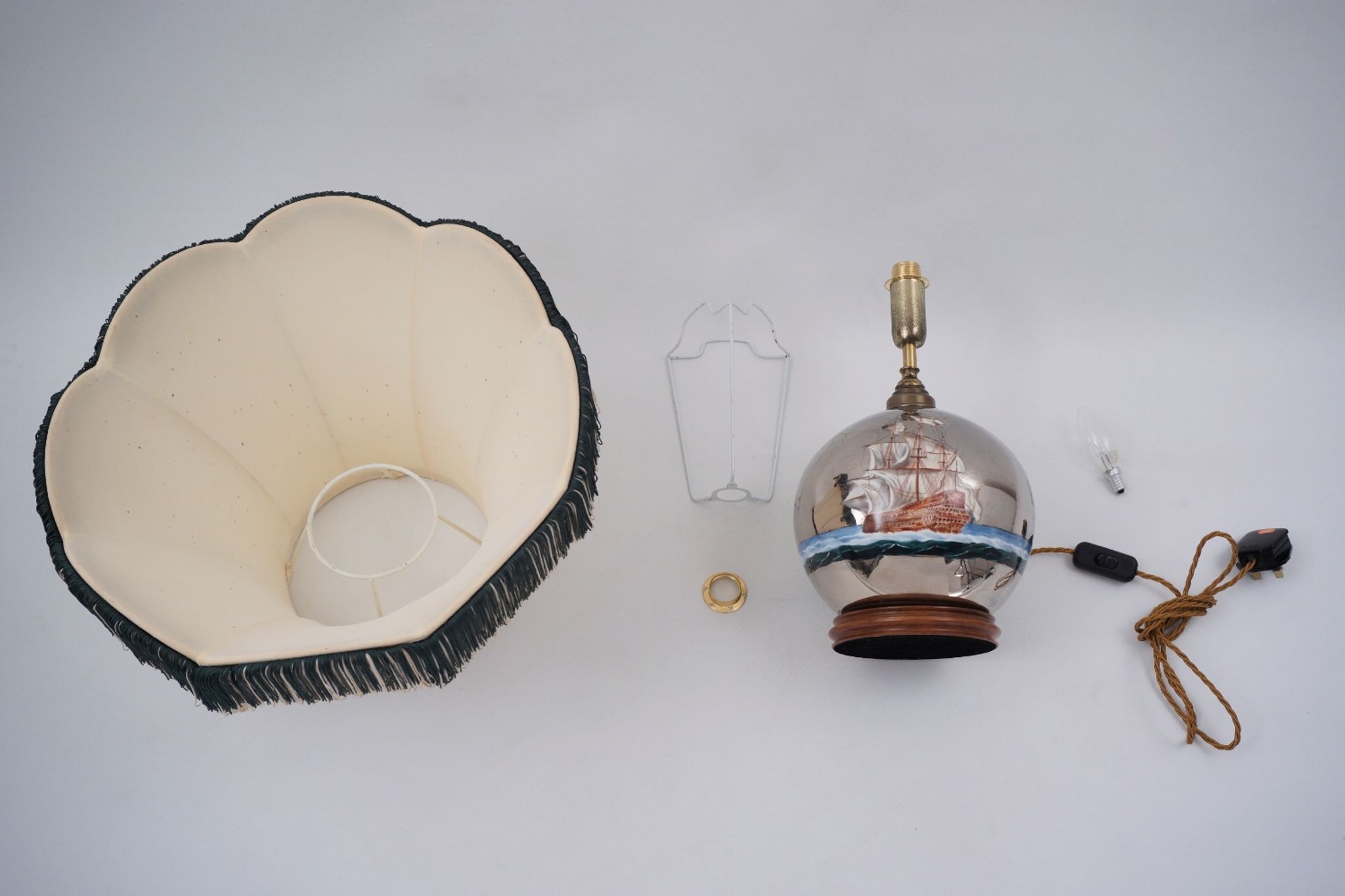 Lampe de table antique en verre mercure, galion et navire, soufflé à la main, années 1920, anglais, recâblé