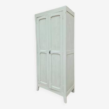 Armoire parisienne