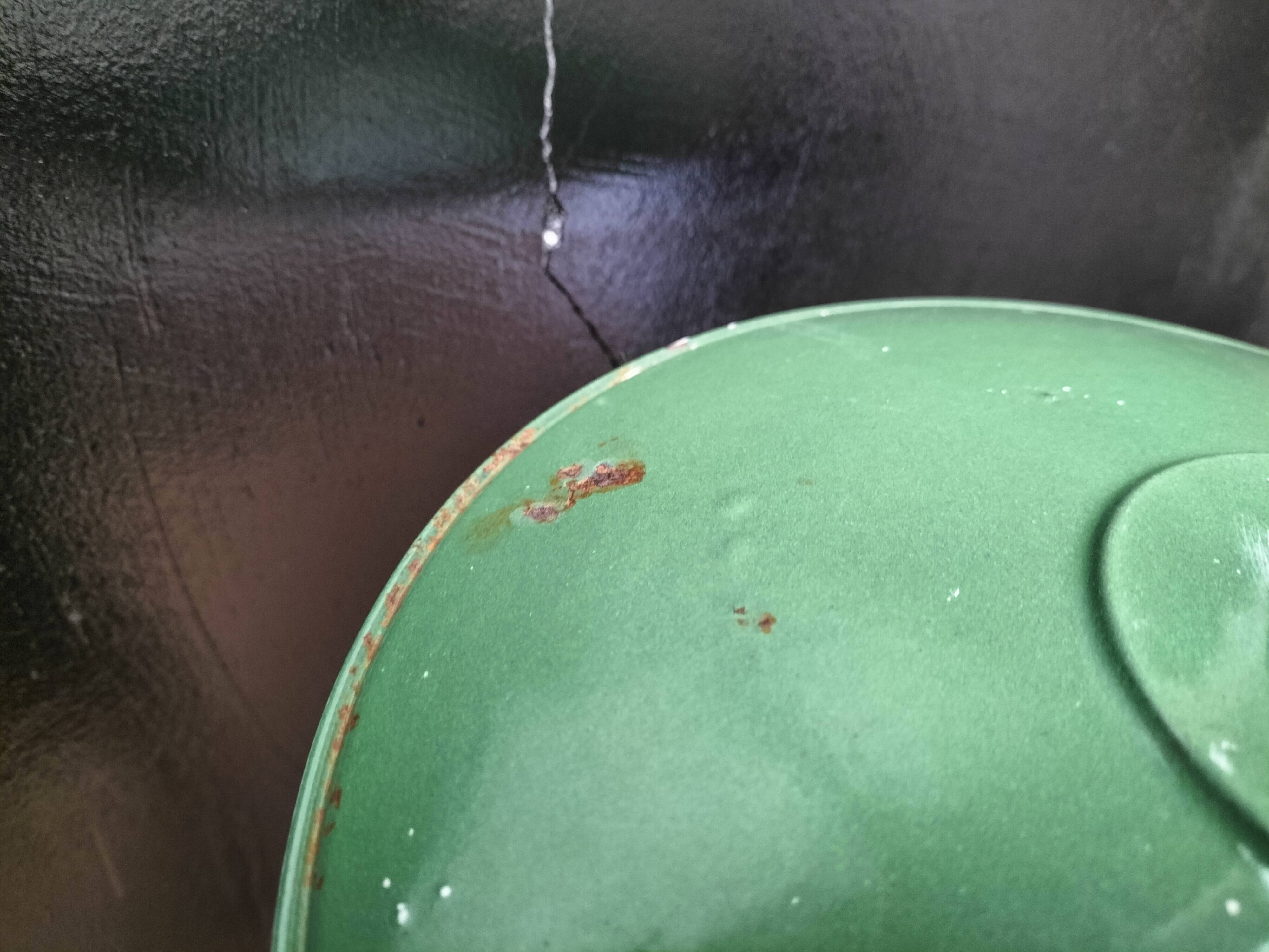 Enameled sheet metal pendant lights