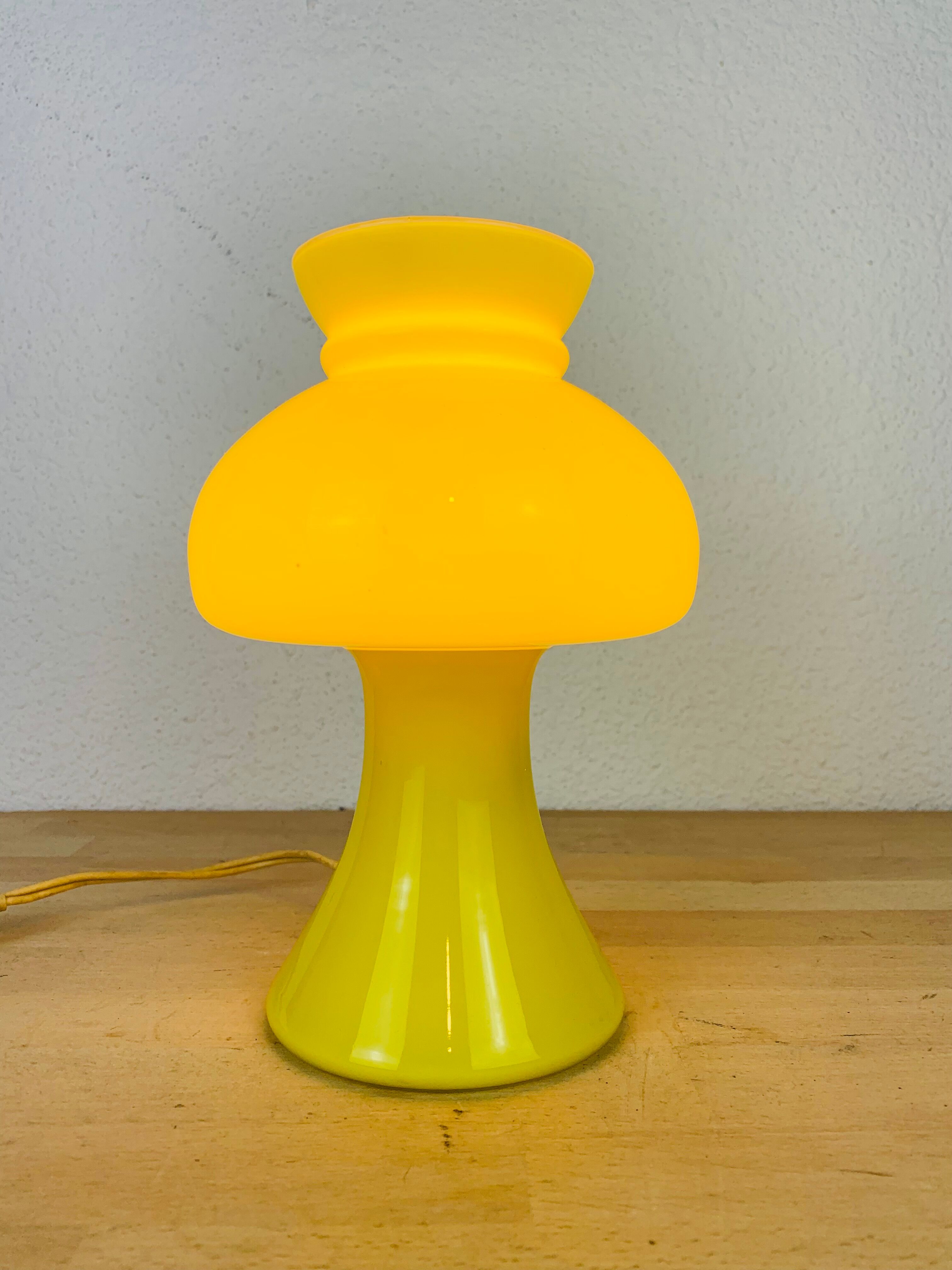 Mushroom lamp yellow glass space age 70's