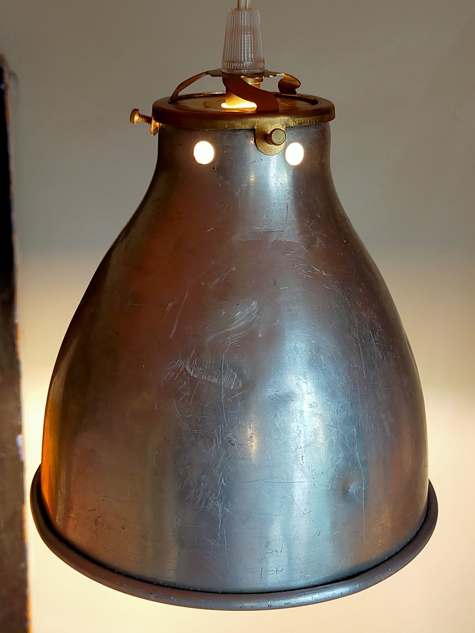 Suspension lampshade bell in vintage aluminum