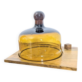 Cloche à fromage vintage en verre ambré et plateau en bois