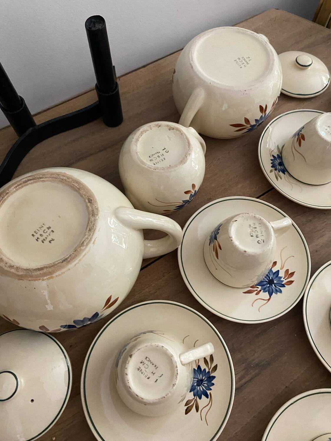 HBCM 19-piece earthenware tea/coffee set, Queen model