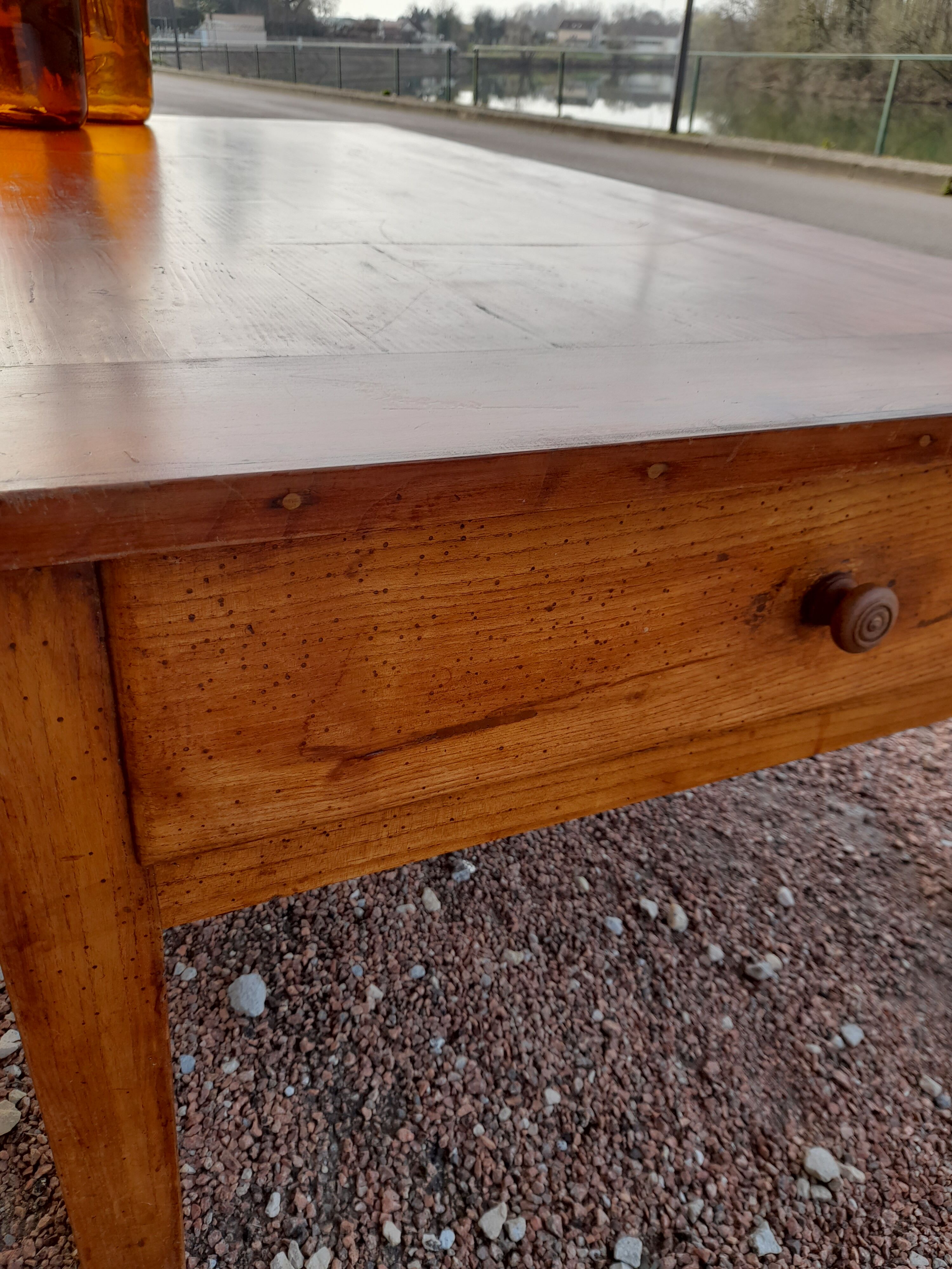 Rustic farm coffee table 3 drawers -1m72