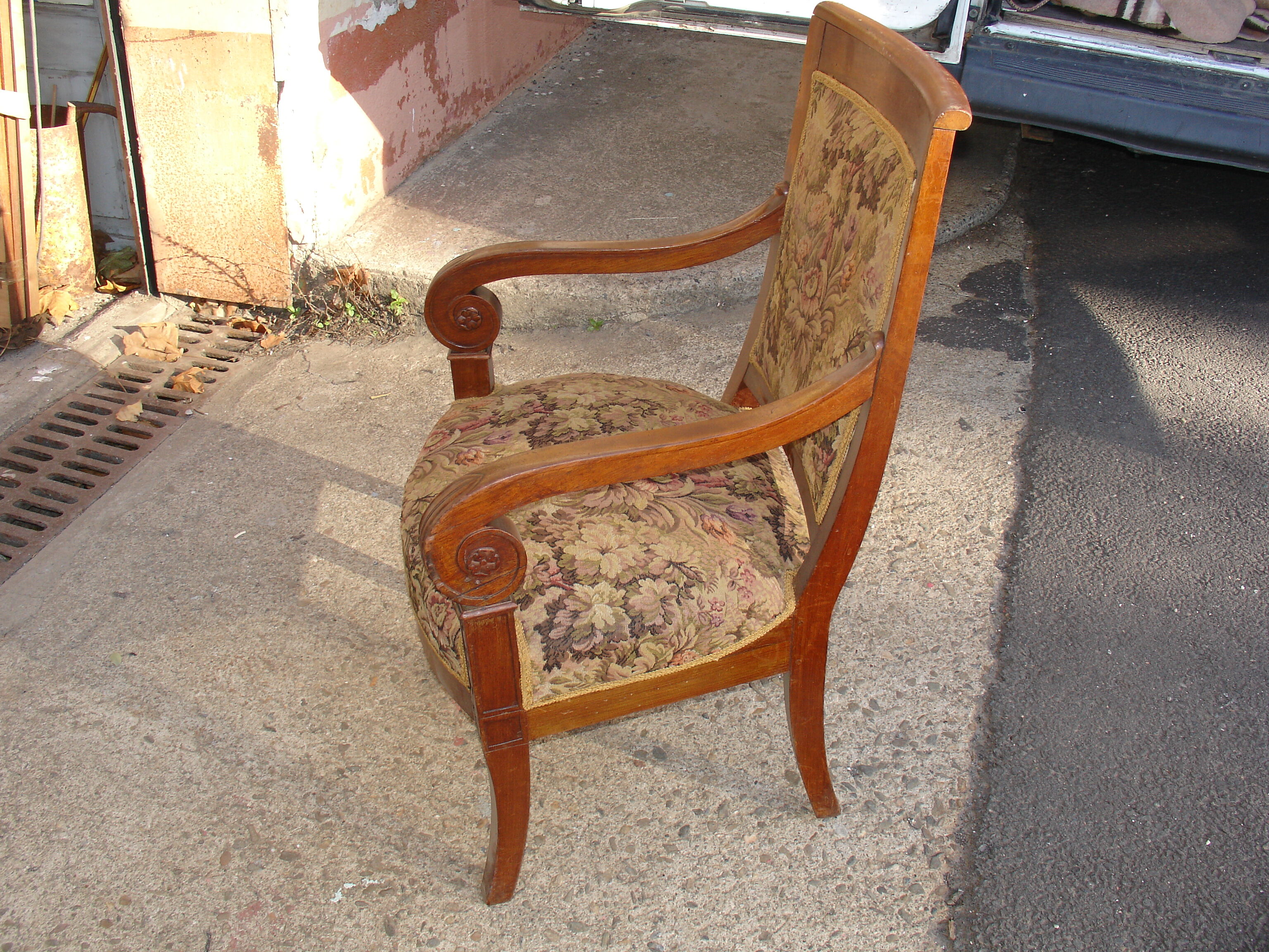 Walnut armchair from the Consulate period