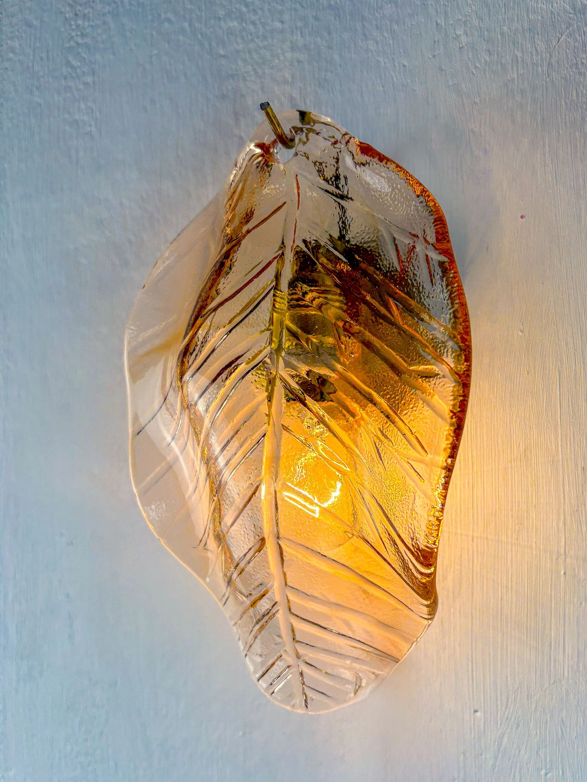 Italian "Leaf" Murano pink glass wall sconce, circa 1970s