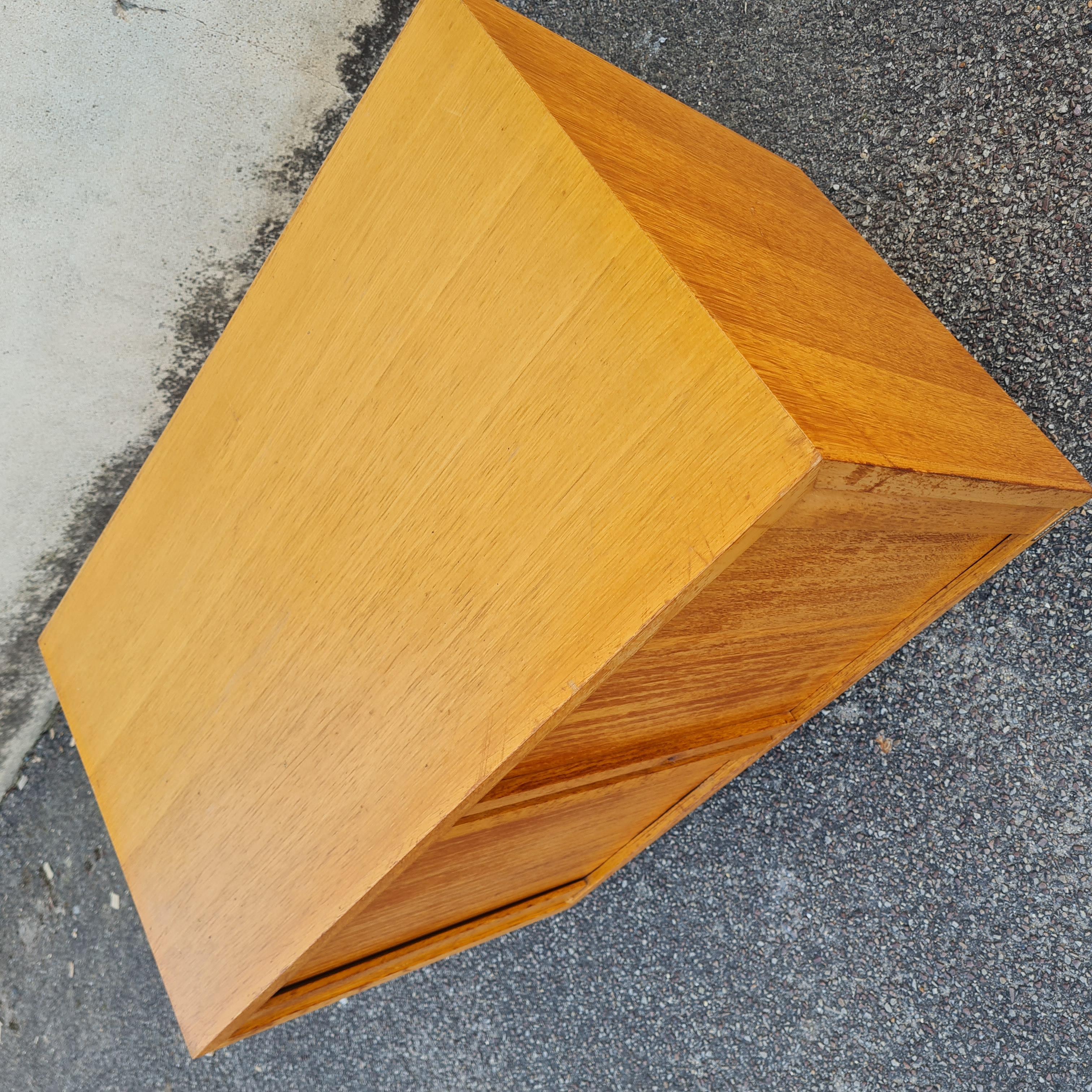 Burwood curtain buffet, 50s