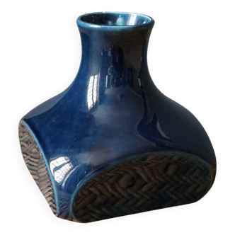 Vase contemporain en céramique émaillée bleue