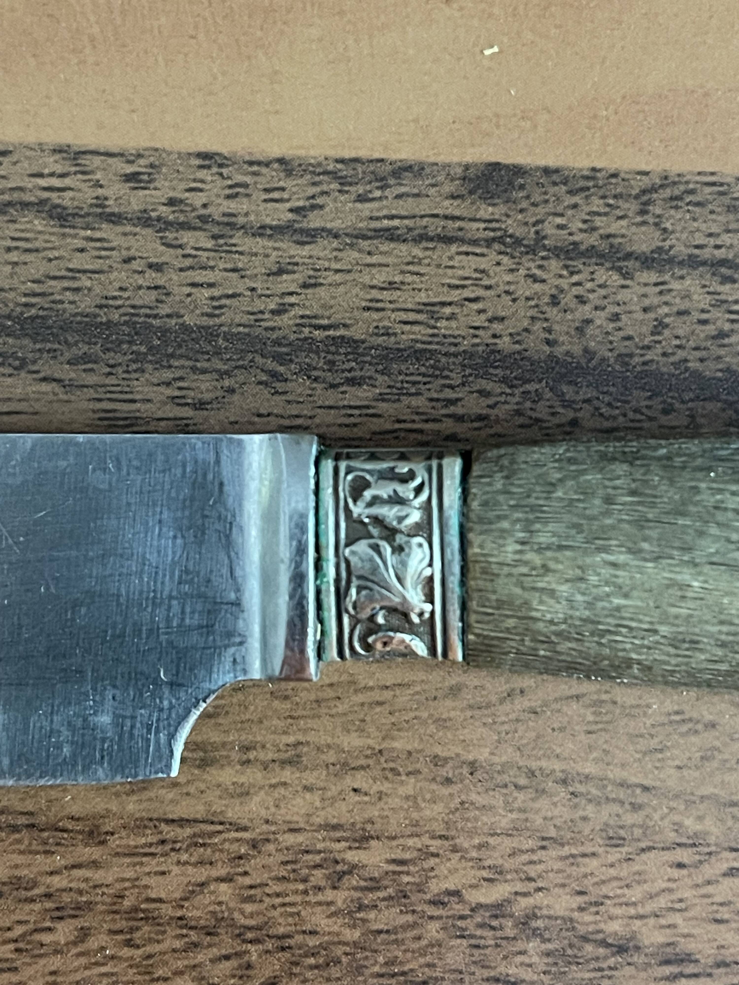 Set of 12 stainless steel knives with horn handles