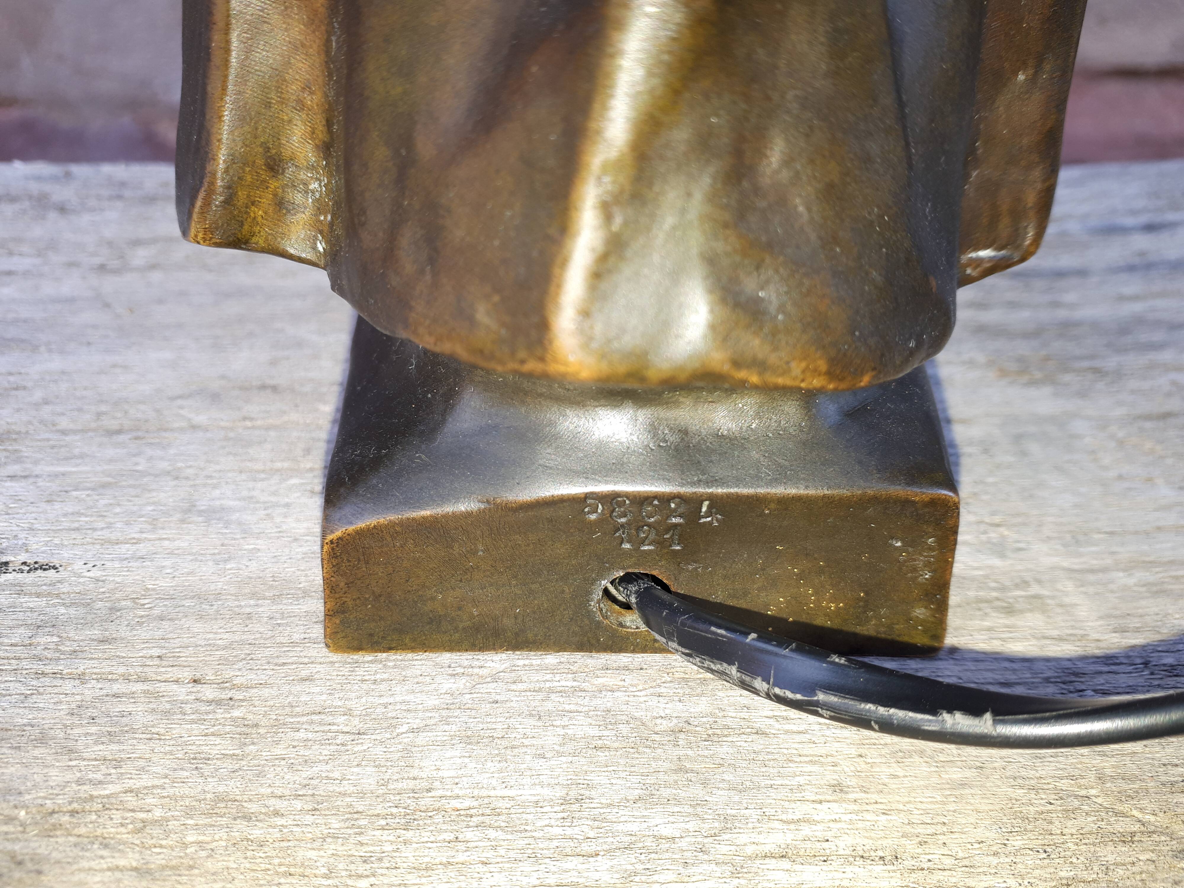 Art nouveau bronze lamp, by léo laporte blairsy et daum