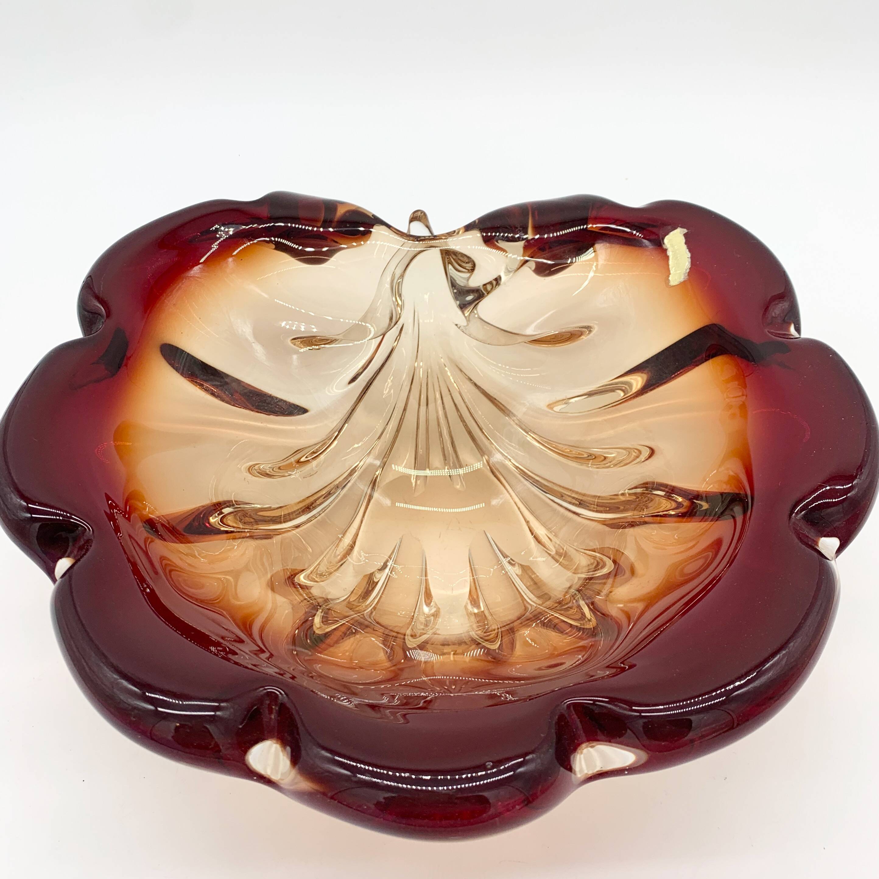 Large vintage Murano glass shell, 1960
