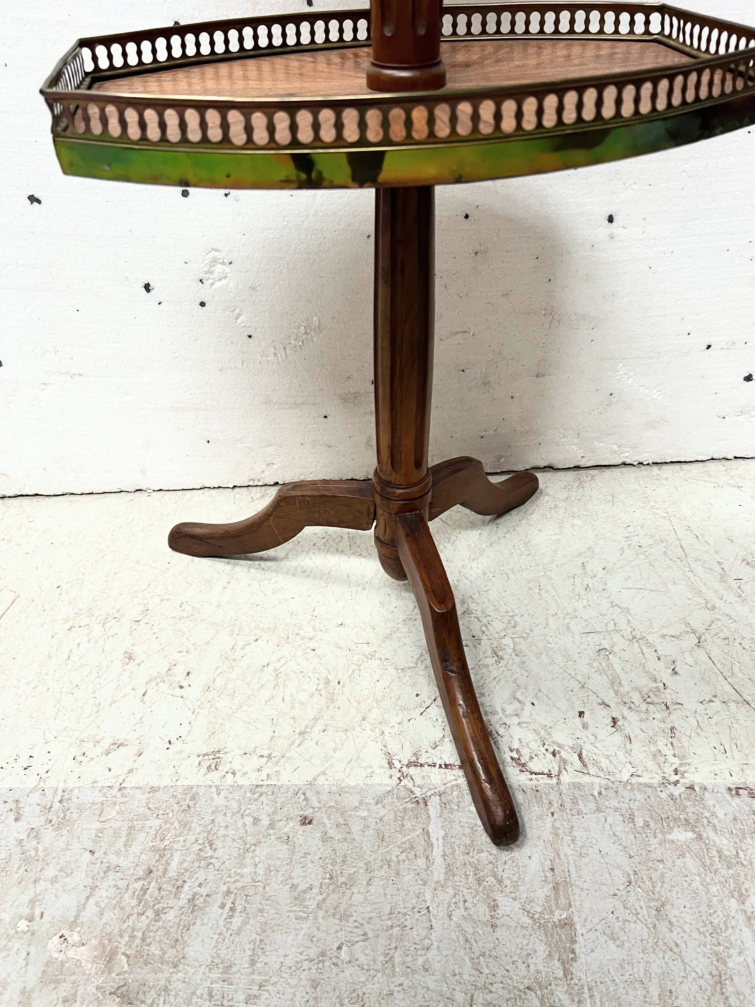Silent servant in Louis XVI style in mahogany, 20th century.