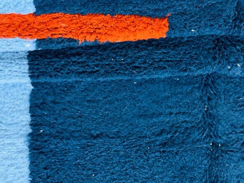 Handmade pure wool rug, size 200 x 300 cm.