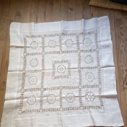 Nappe brodée main
